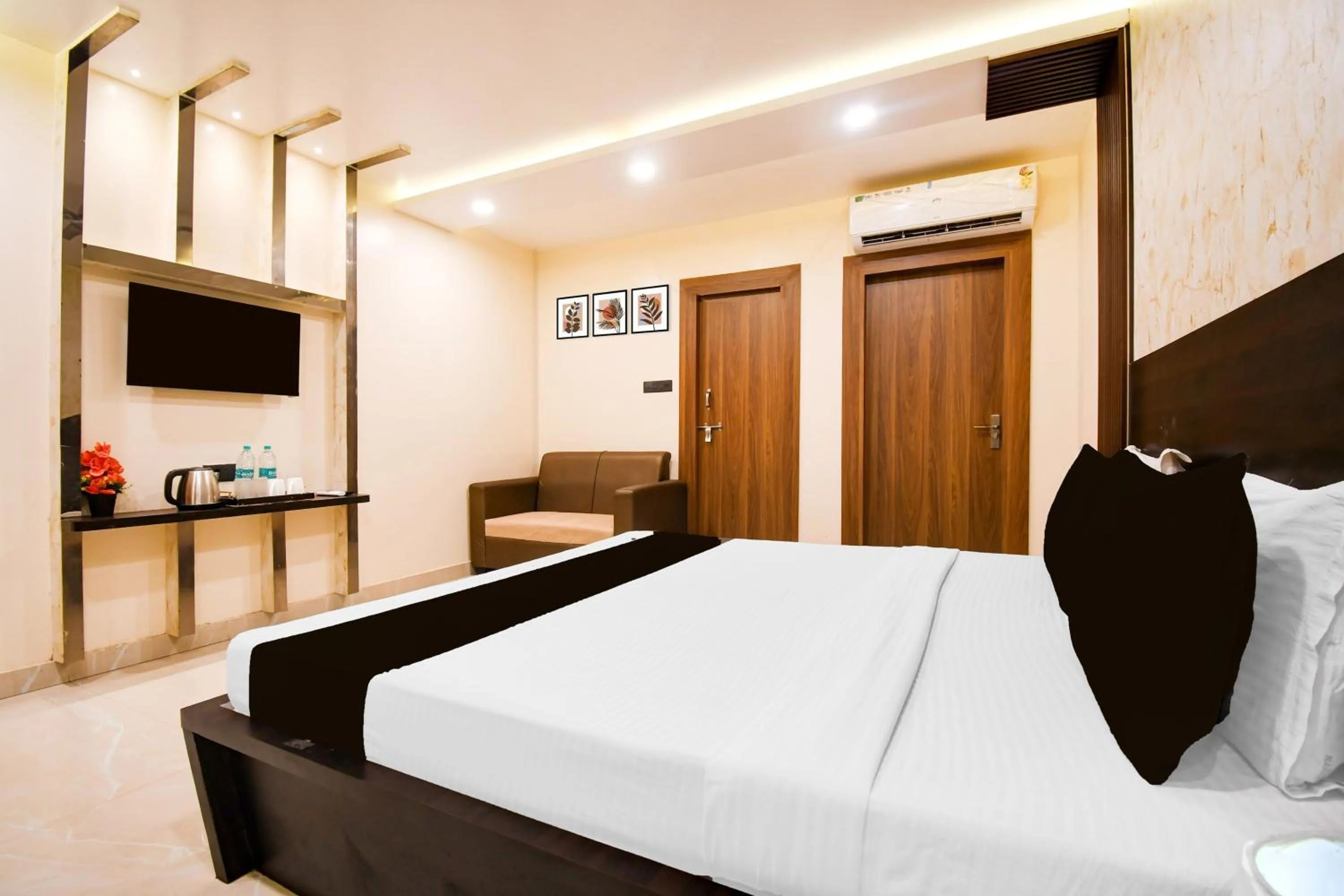 Bedroom, Bed in Super Townhouse Puri Formerly Hotel Narashingha