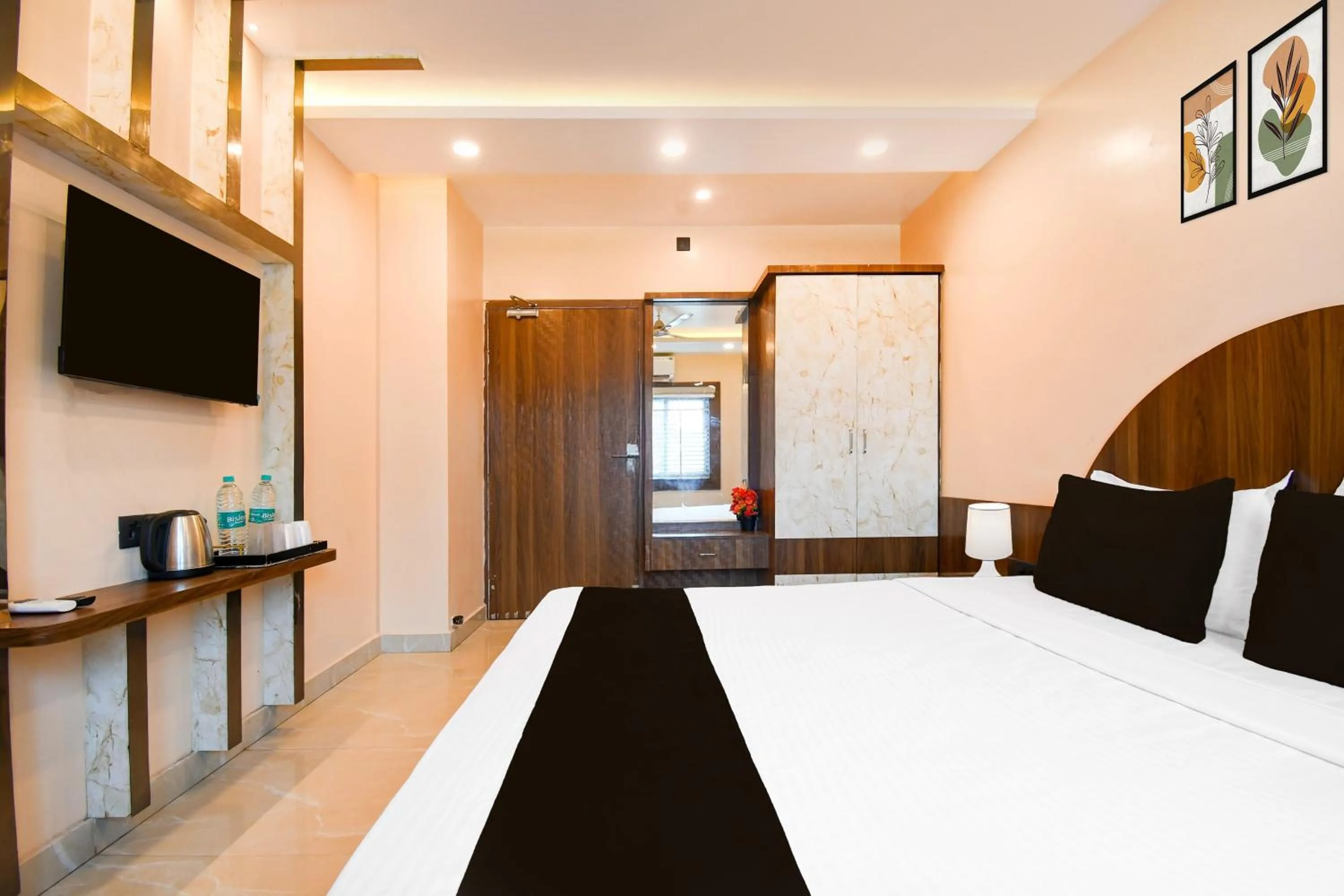 Bedroom, Bed in Super Townhouse Puri Formerly Hotel Narashingha