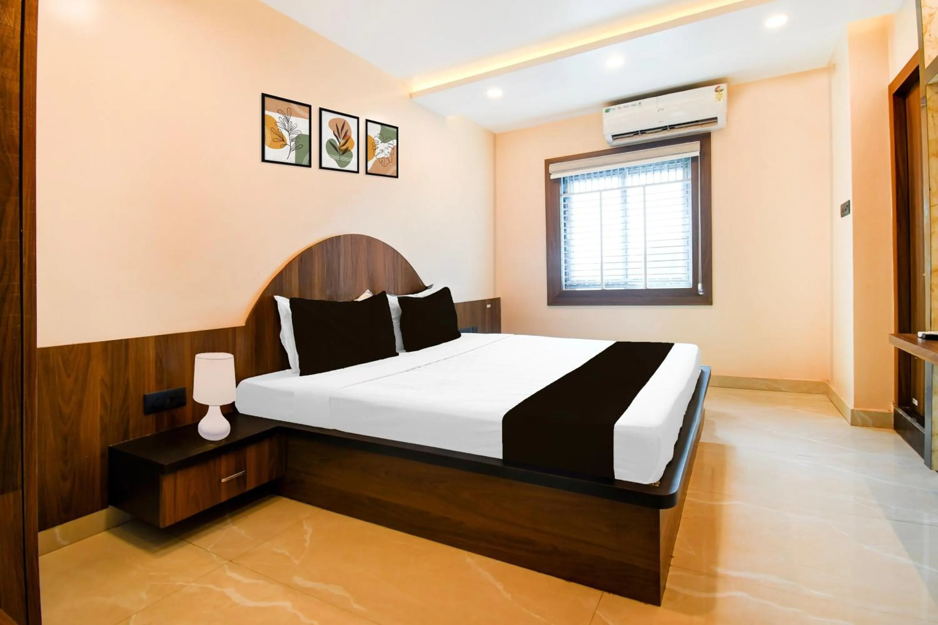 Bedroom, Bed in Super Townhouse Puri Formerly Hotel Narashingha