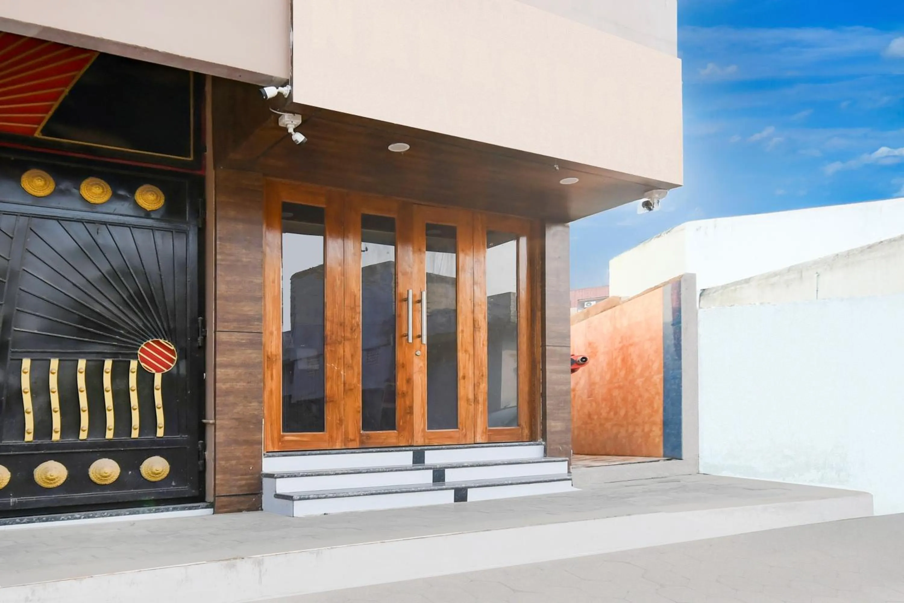 Facade/entrance in Super Townhouse Puri Formerly Hotel Narashingha