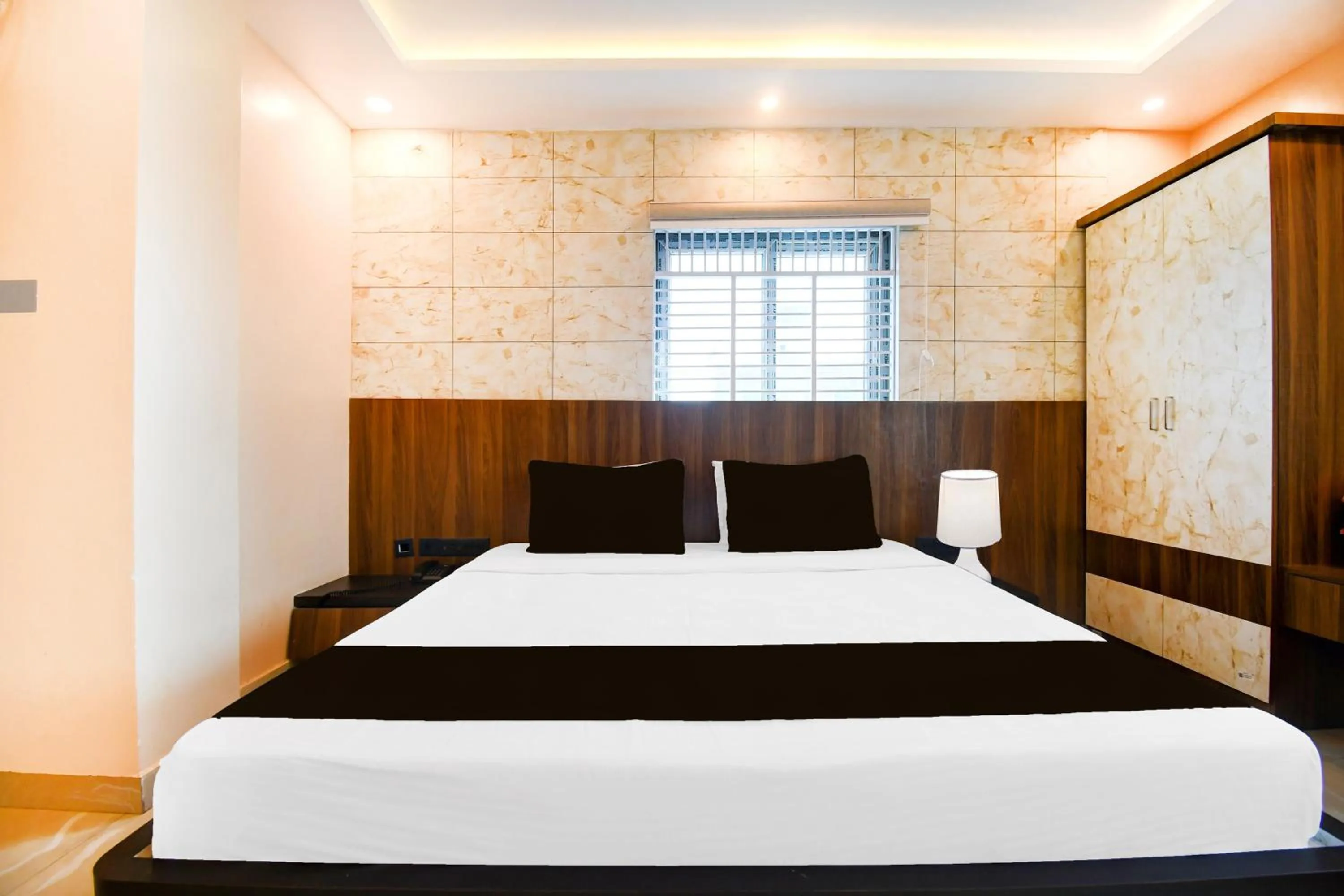 Bedroom, Bed in Super Townhouse Puri Formerly Hotel Narashingha