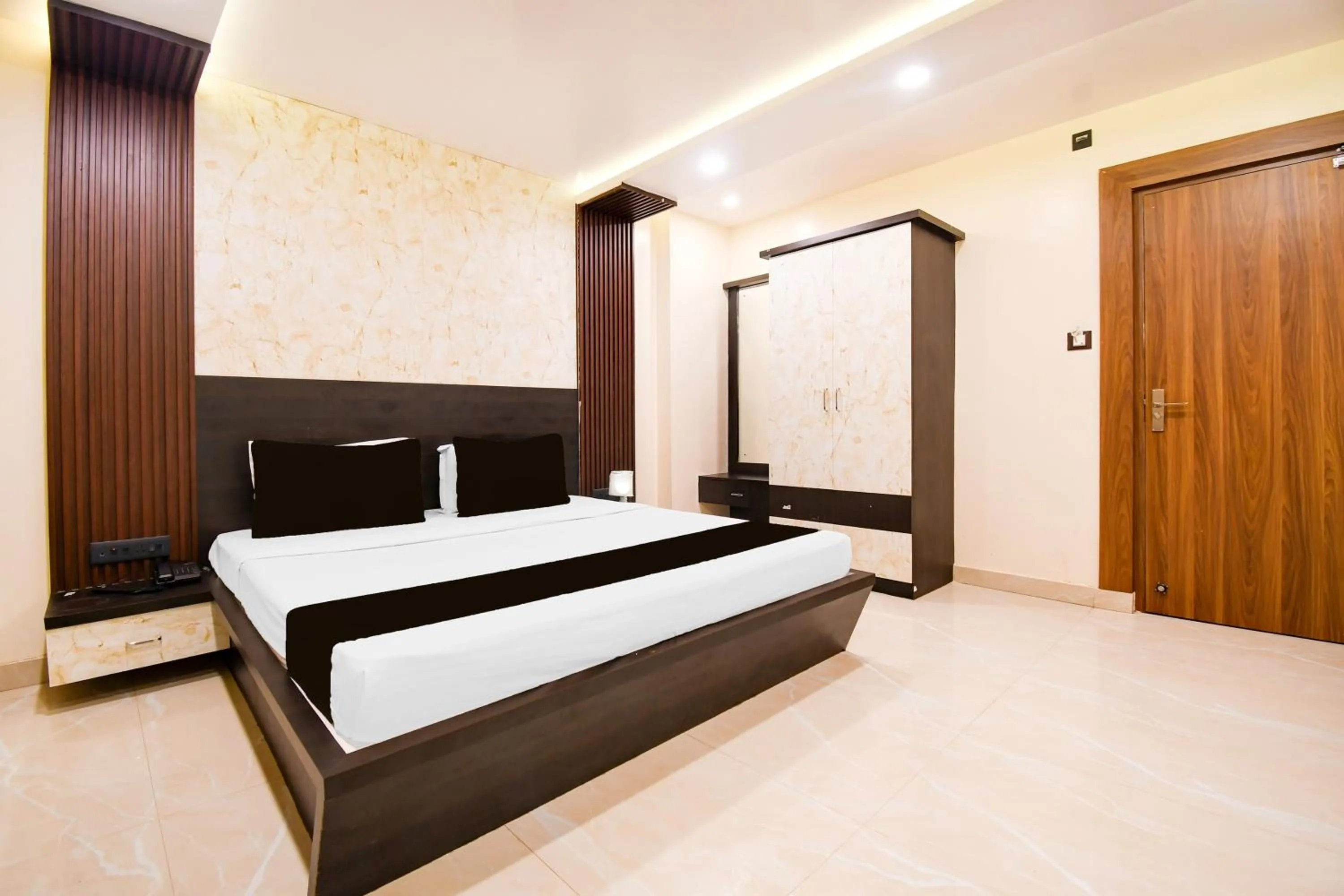 Bedroom, Bed in Super Townhouse Puri Formerly Hotel Narashingha