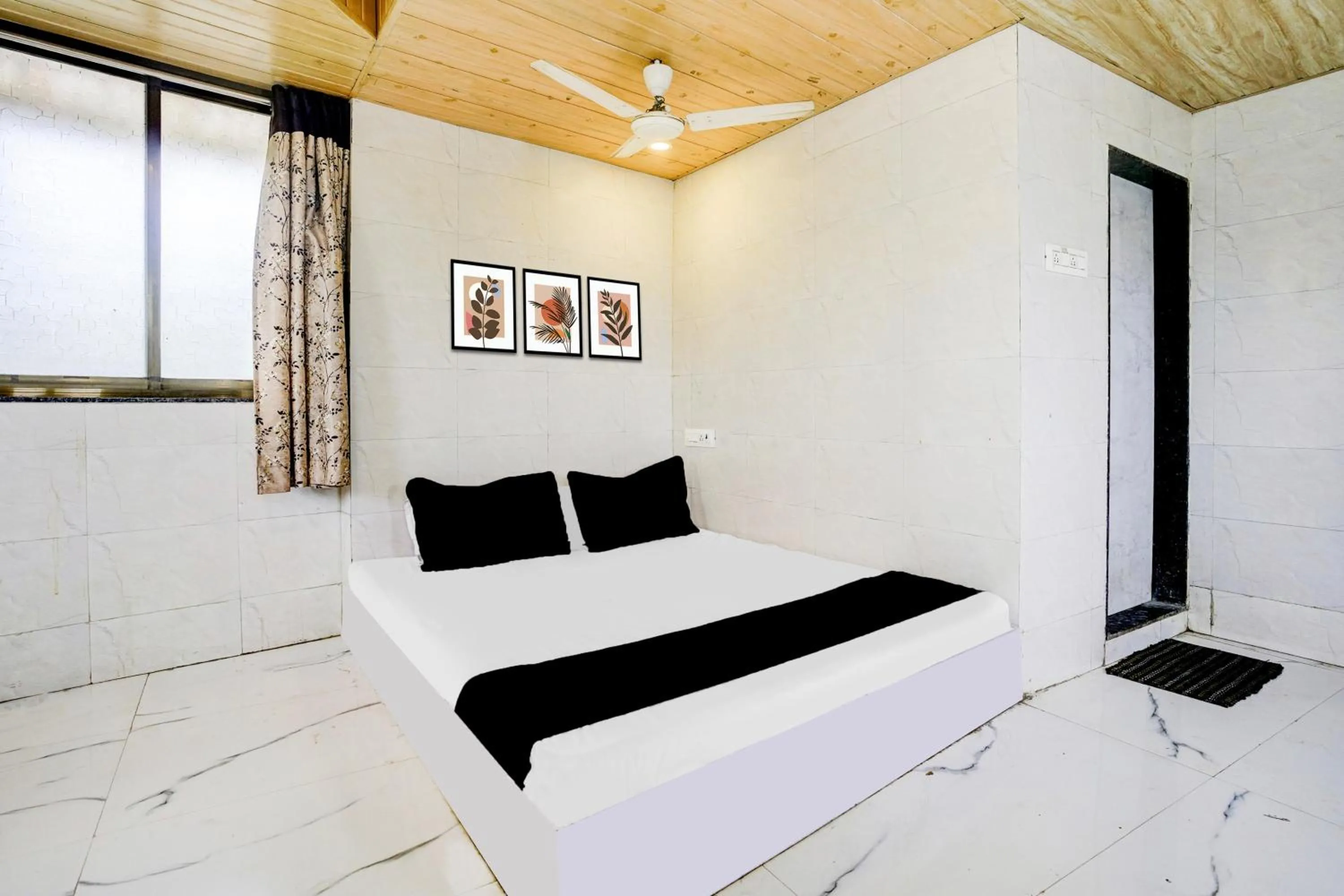 Hotel O Ambedkar Chowk Ulhasnagar