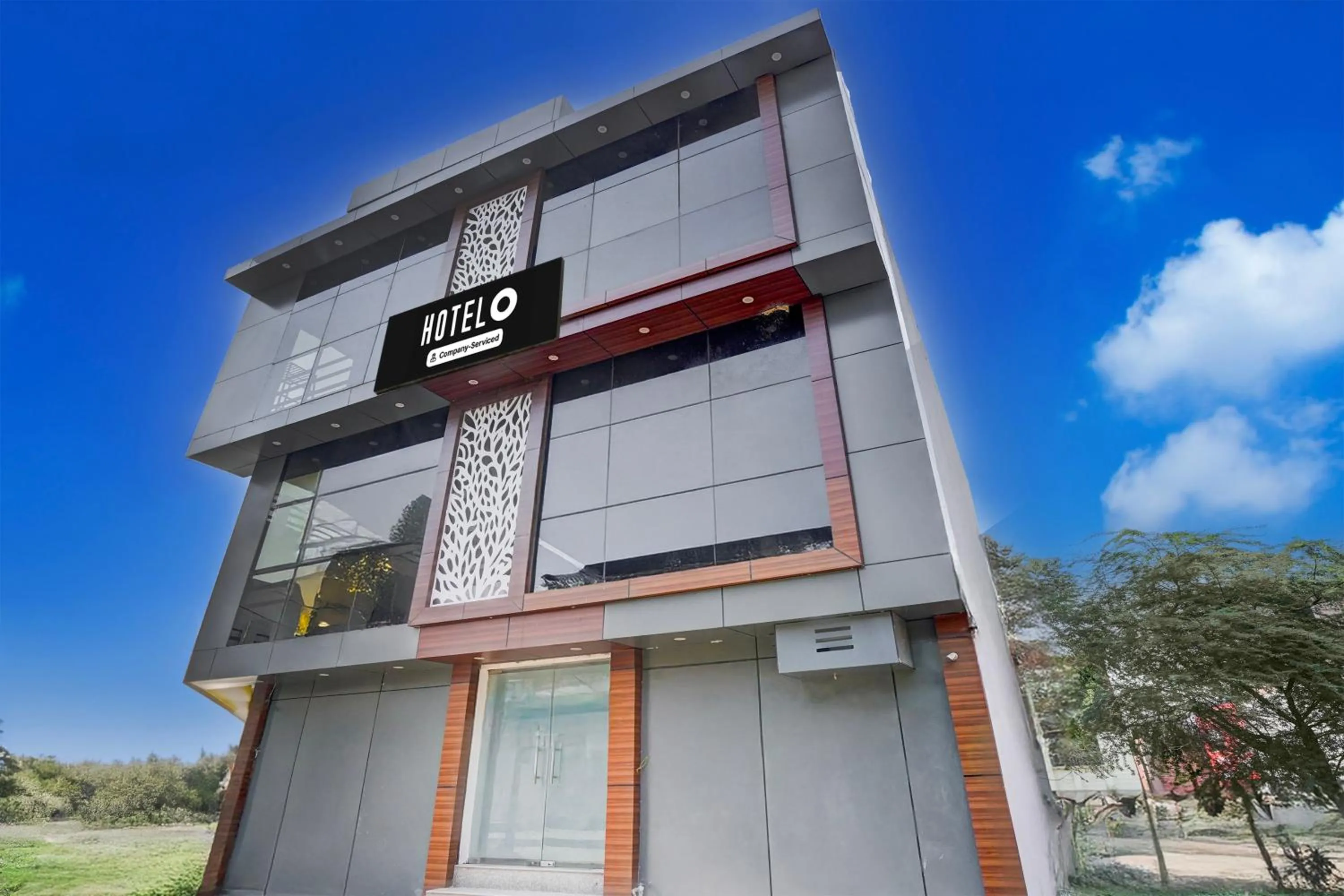 Facade/entrance in Super Hotel O Gomti Nagar Near Amity Formerly Hotel Green Apple