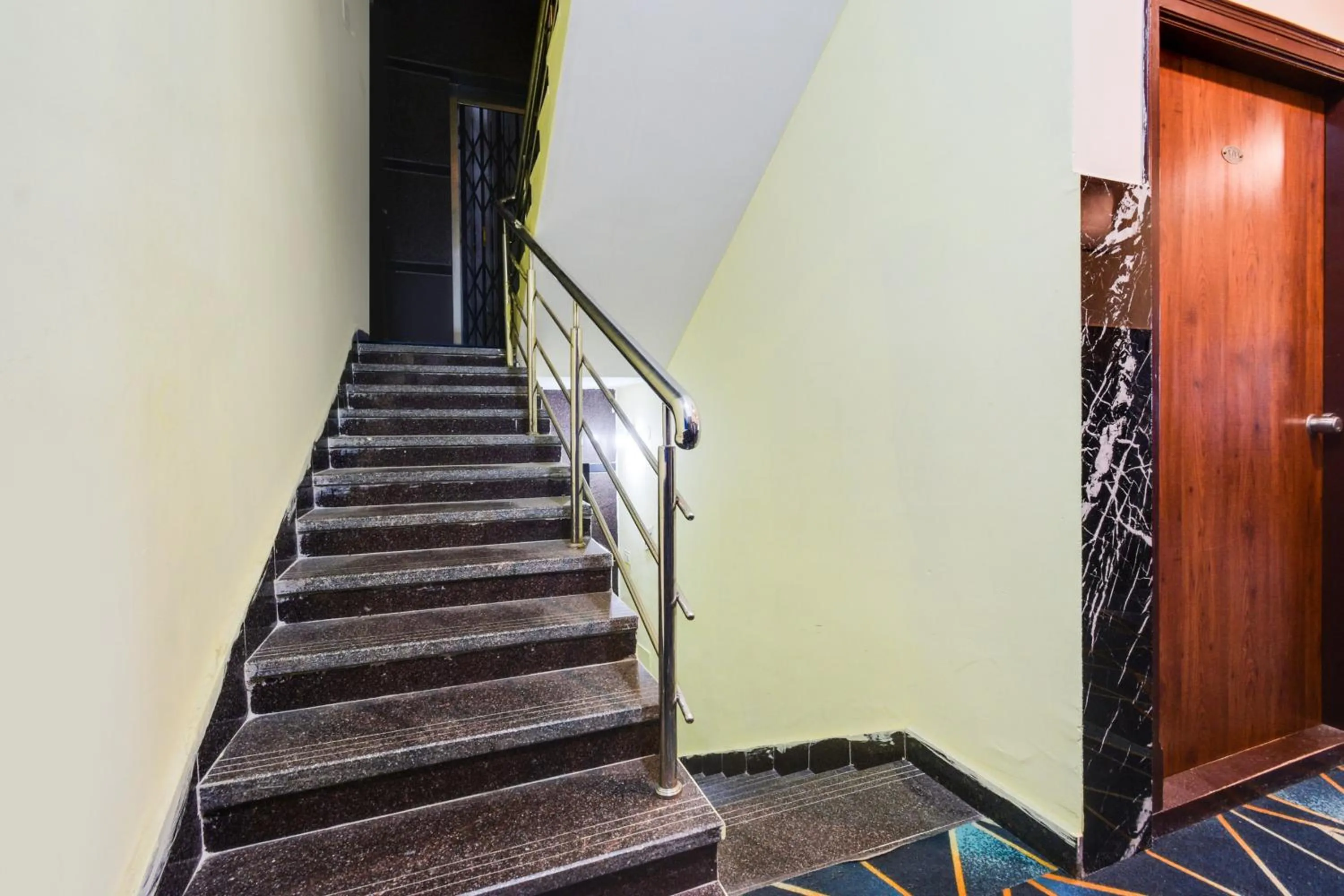 Lobby or reception in Townhouse Shamshabad Paradise Formerly Blue Petals Hotel