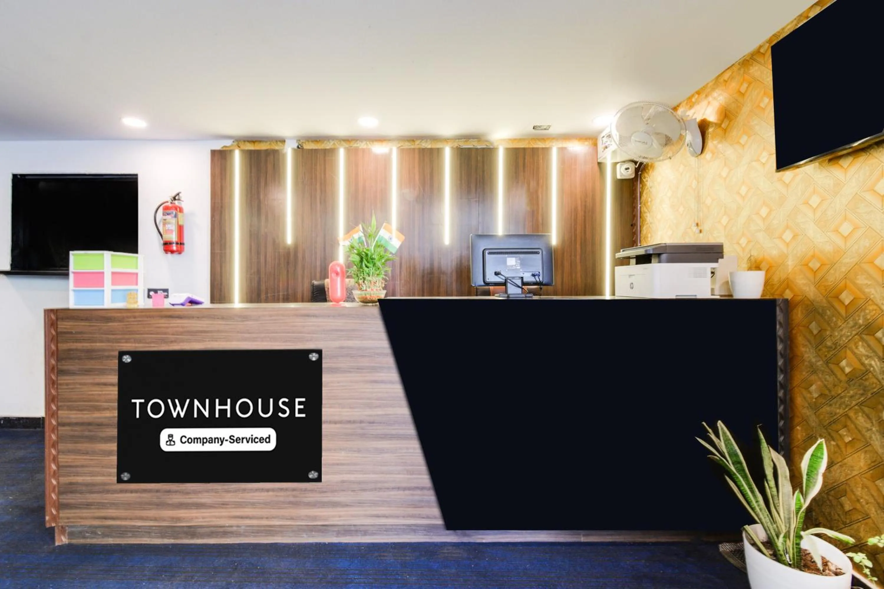 Lobby or reception in Townhouse Shamshabad Paradise Formerly Blue Petals Hotel