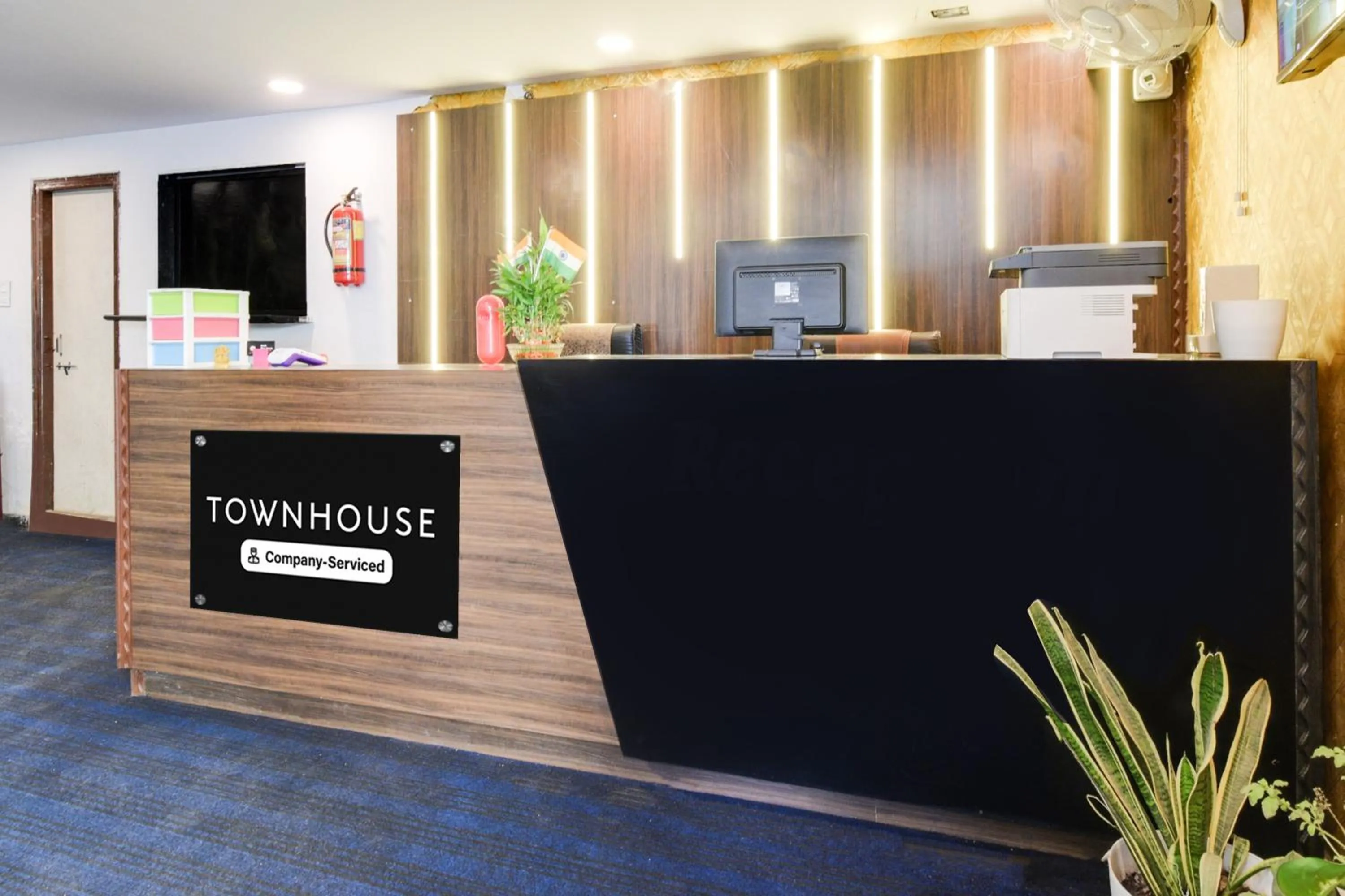 Lobby or reception in Townhouse Shamshabad Paradise Formerly Blue Petals Hotel