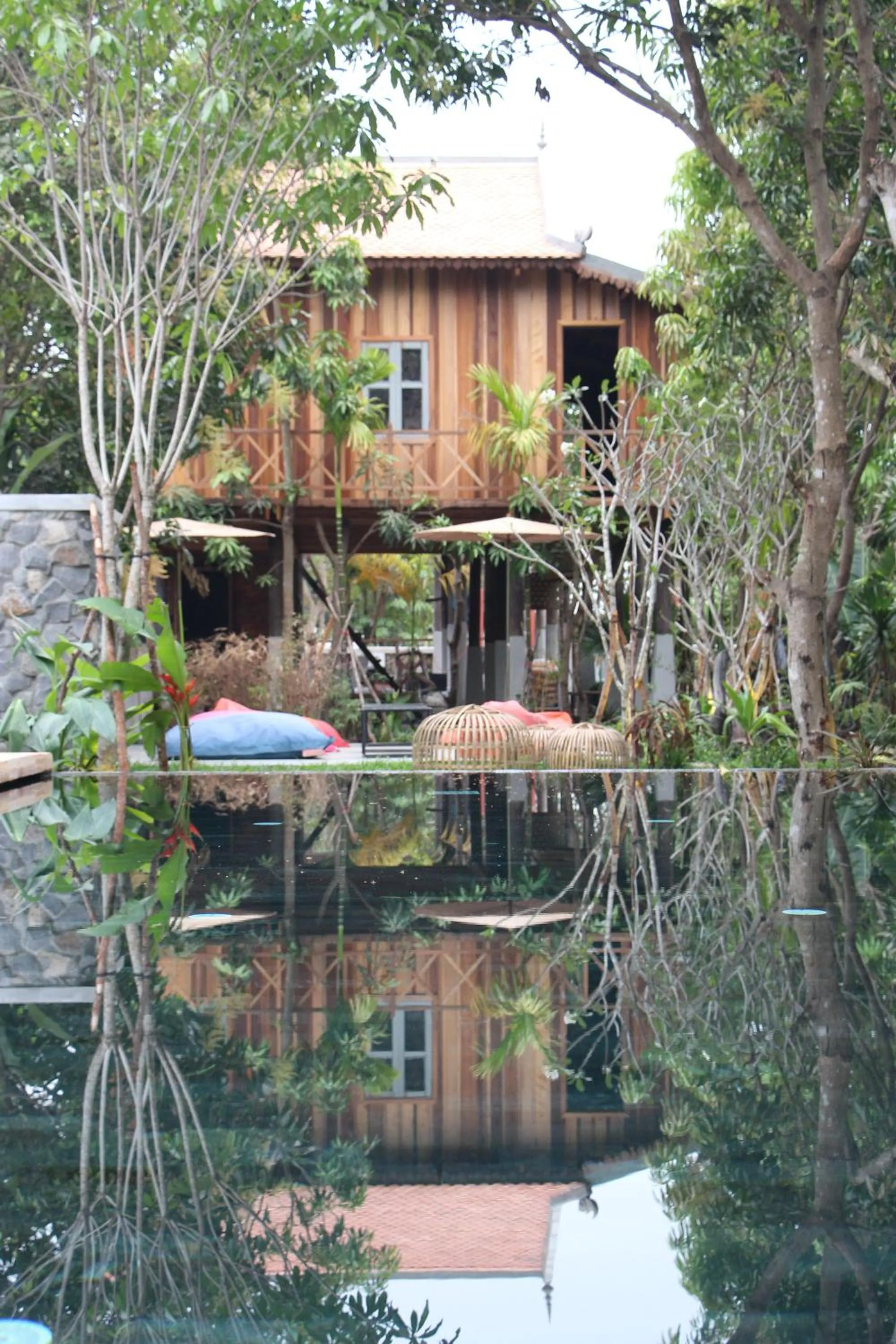 Swimming pool in Isann Lodge