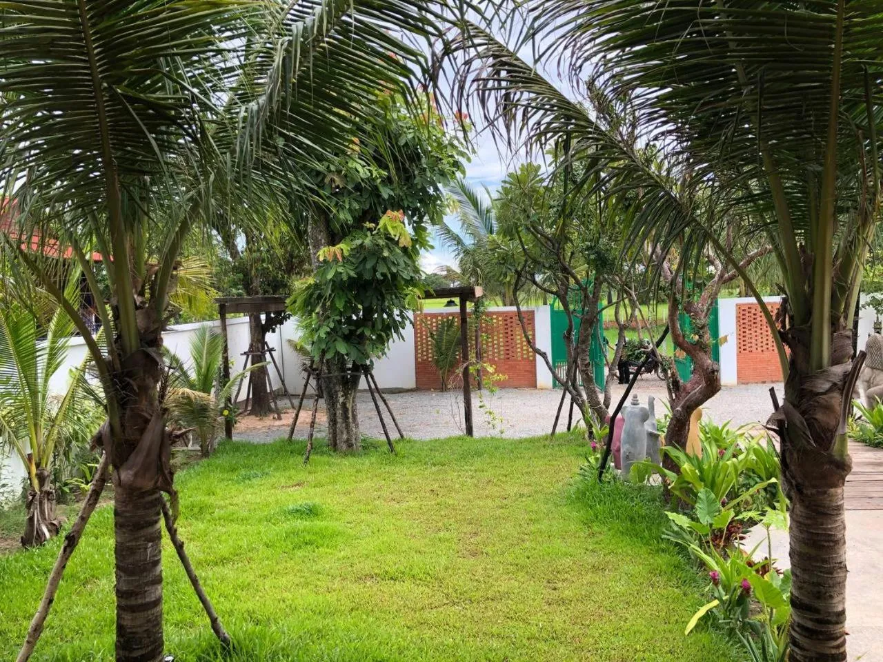 Garden in Isann Lodge