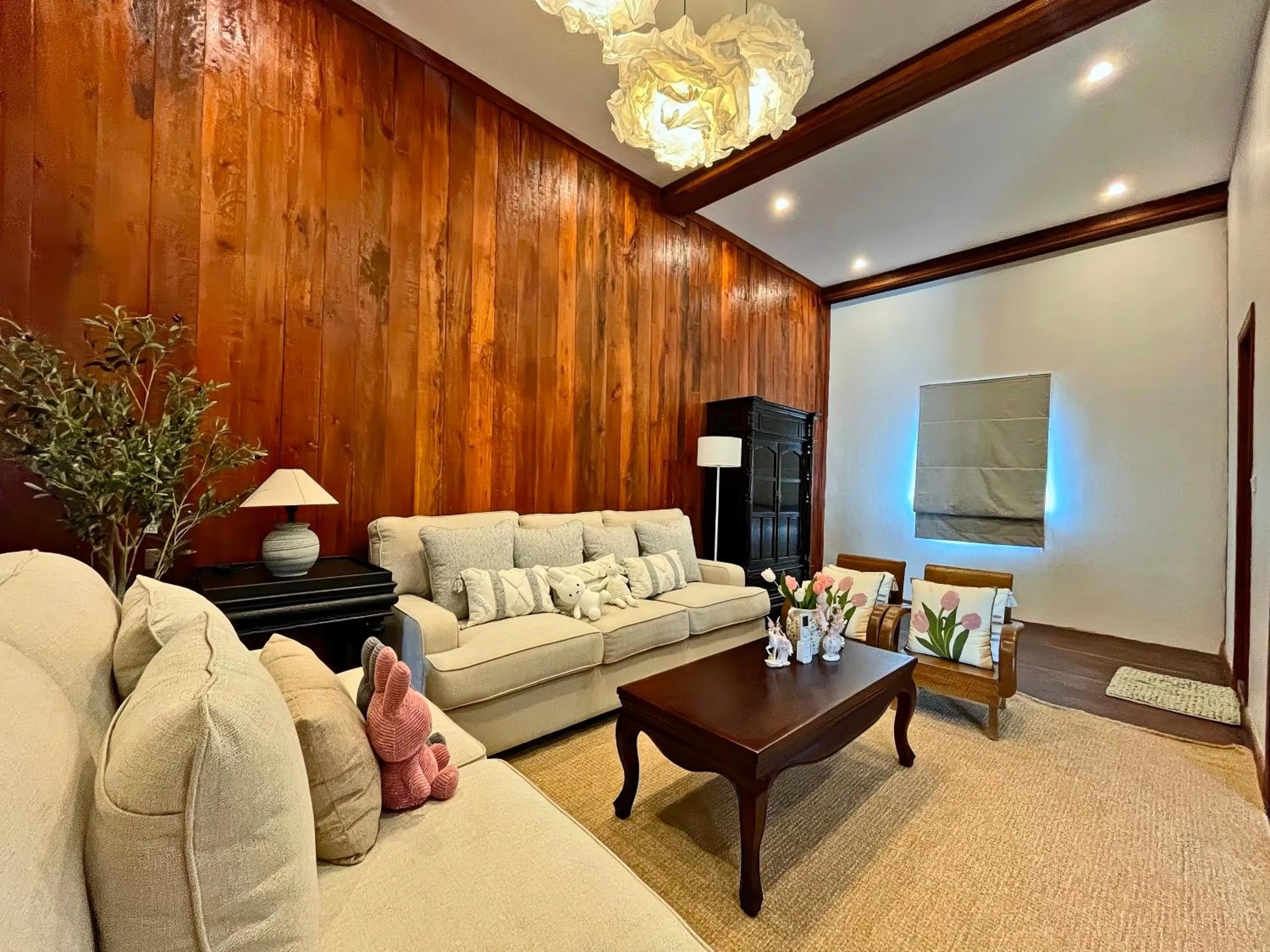 Living room in Isann Lodge