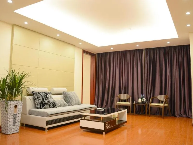 GreenTree Inn JiangSu WuXi YiXing East LongTan Road DongJiu Business Hotel