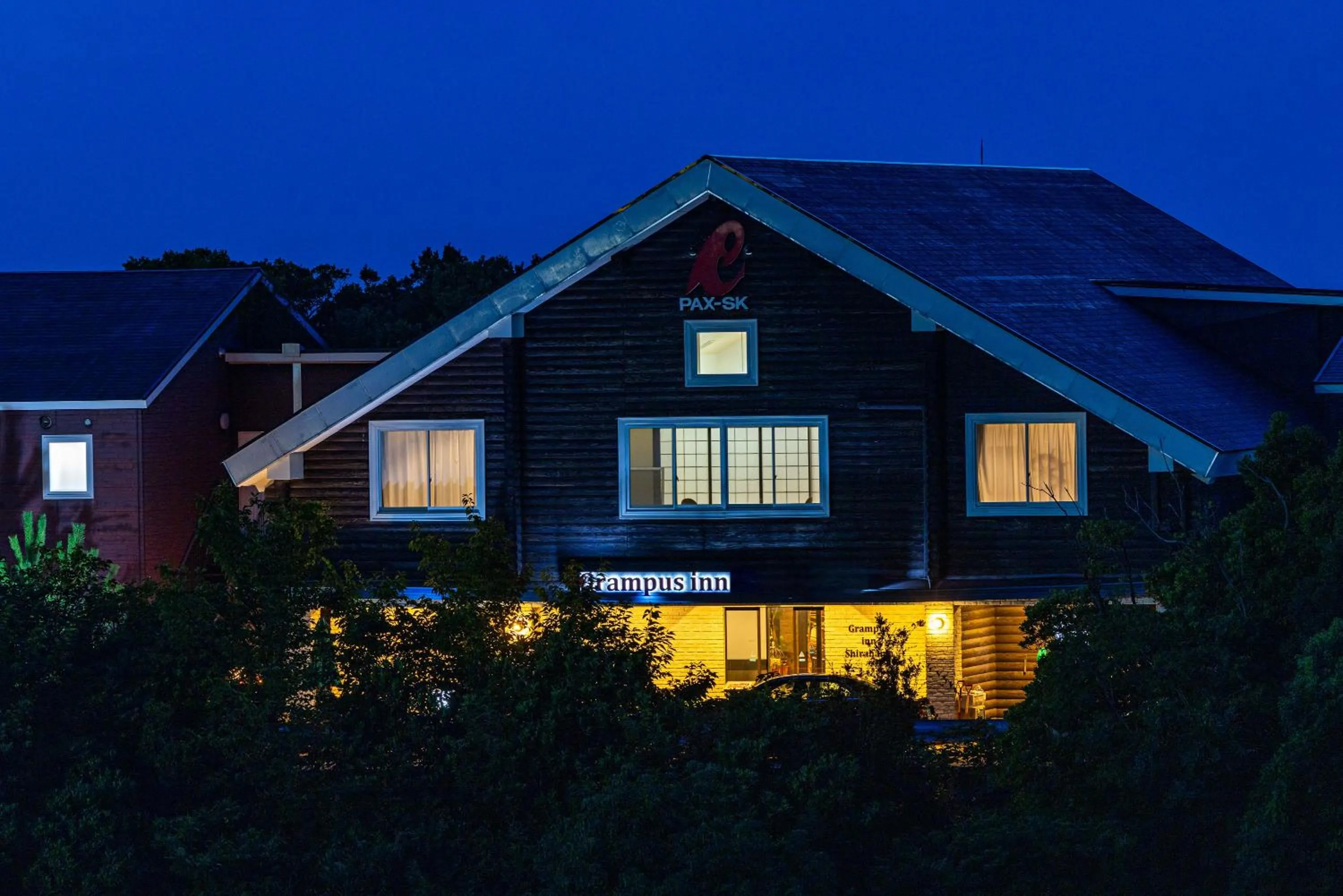 Property building in Grampus Inn Shirahama