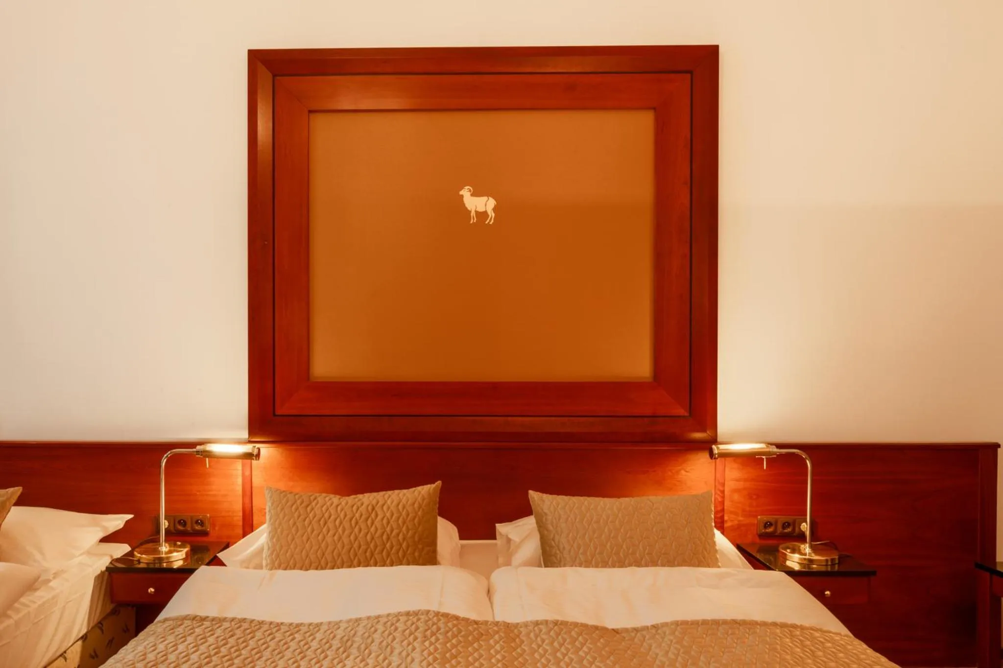 Bed in Hotel Golden Lamb