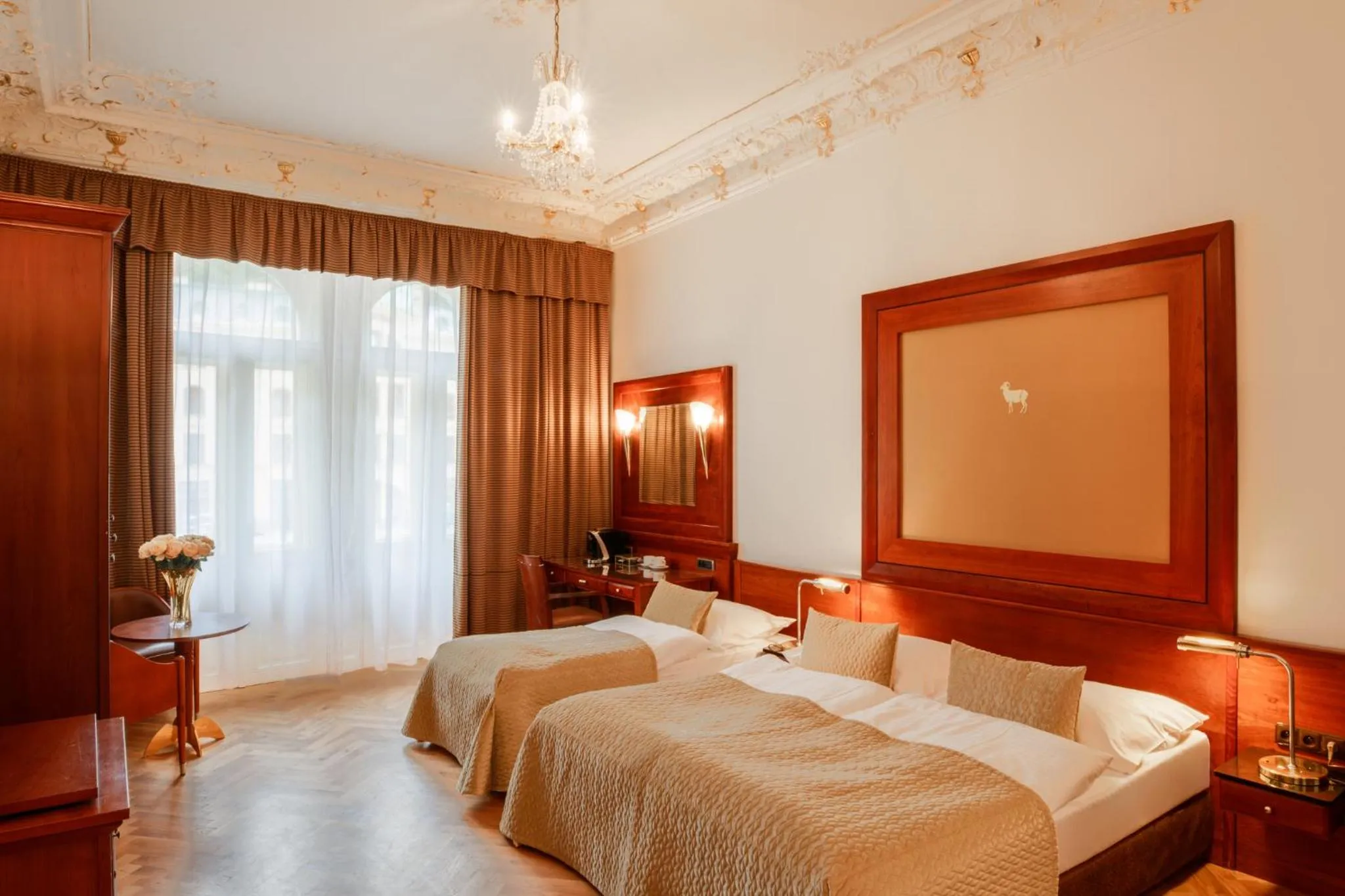 Bed in Hotel Golden Lamb