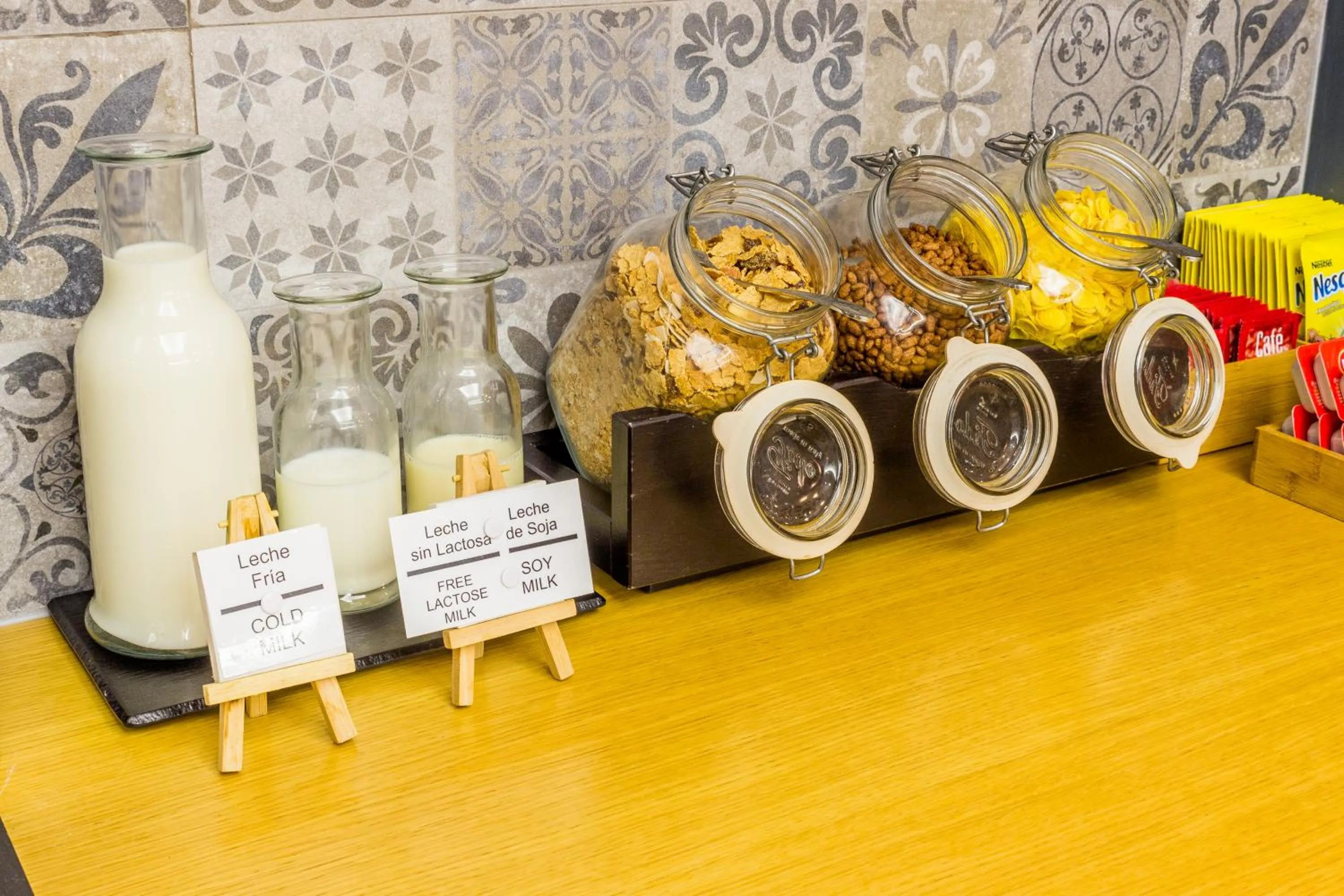 Food in Boutique Hostemplo Sagrada Familia