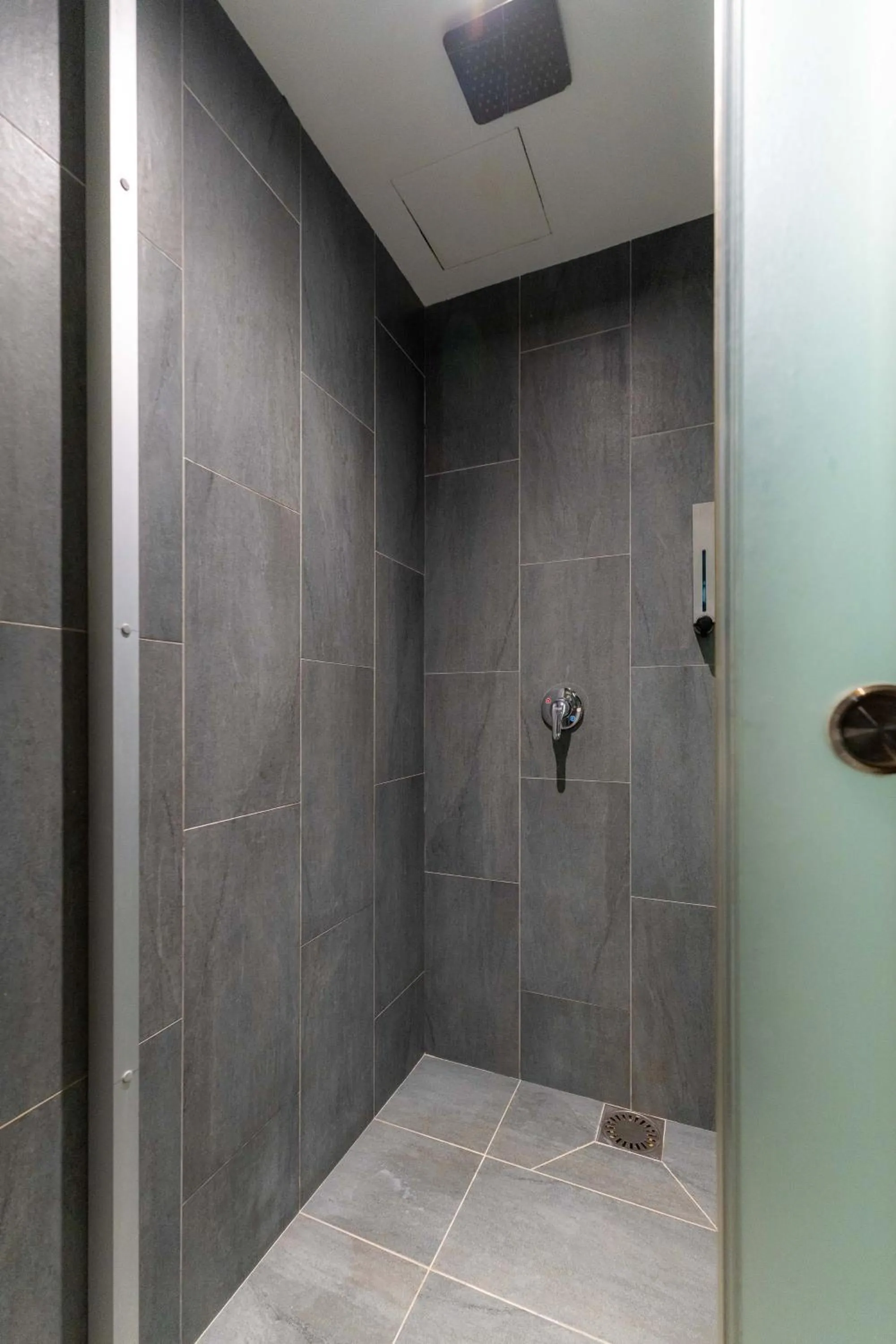 Shower in T+ Hotel Butterworth