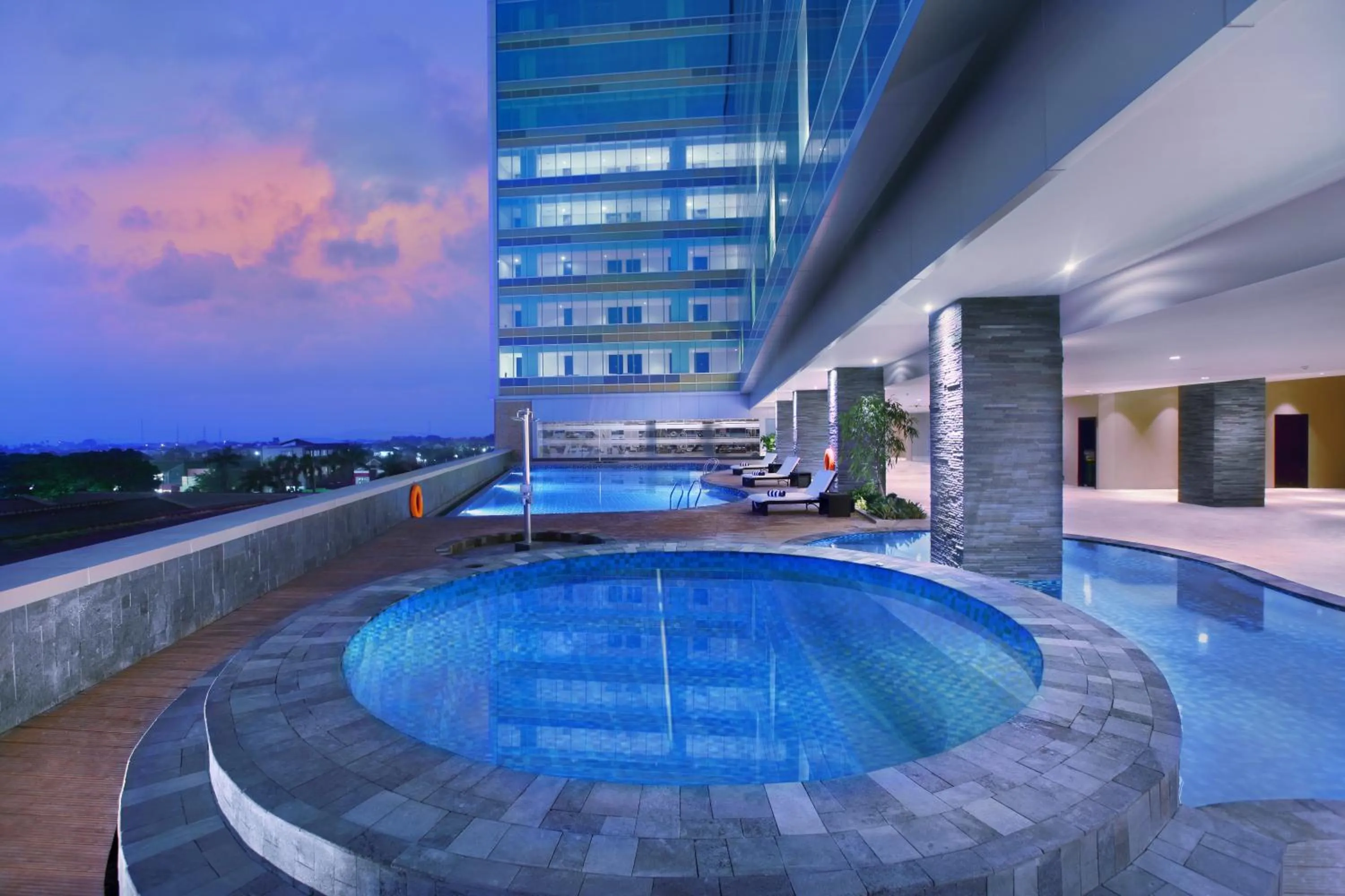 Swimming pool in The Alana Hotel & Convention Center Solo by ASTON