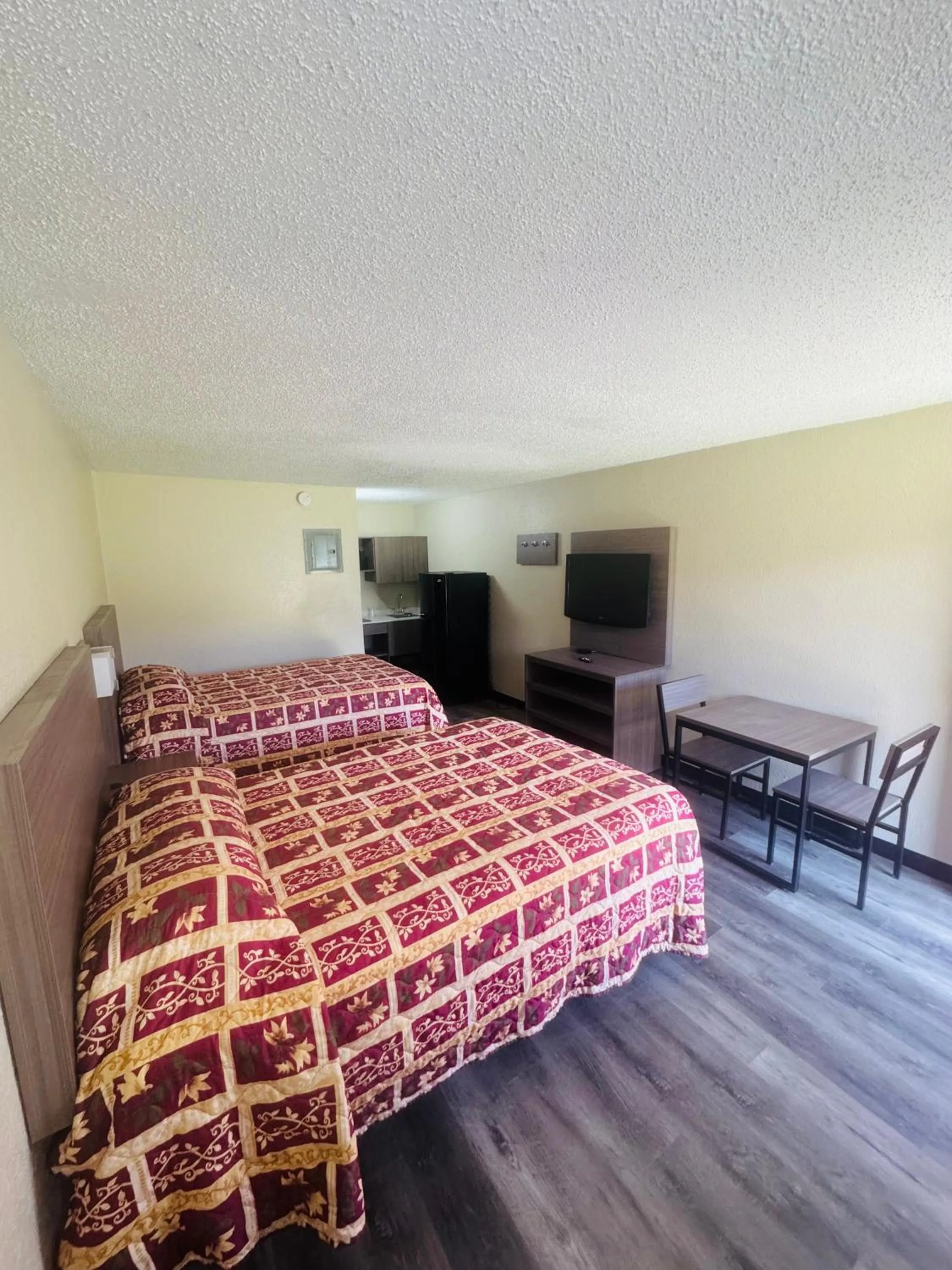 Bed in Studios & Suites 4 Less Virginia Beach
