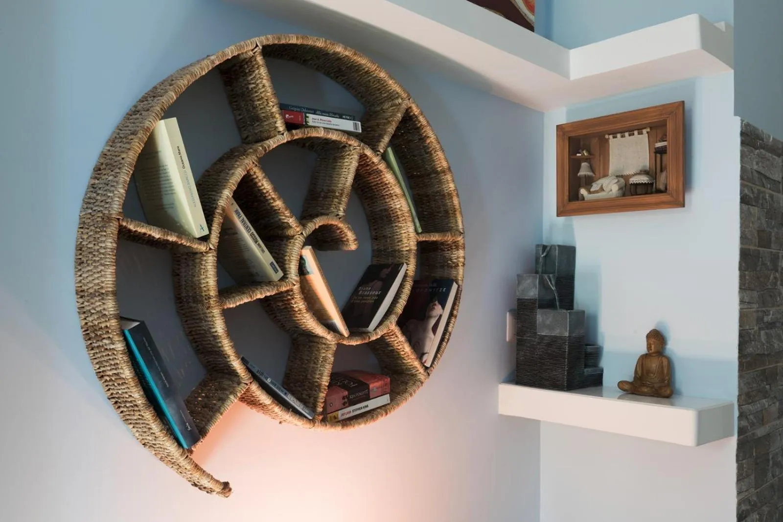 Library in B&B Sunshine