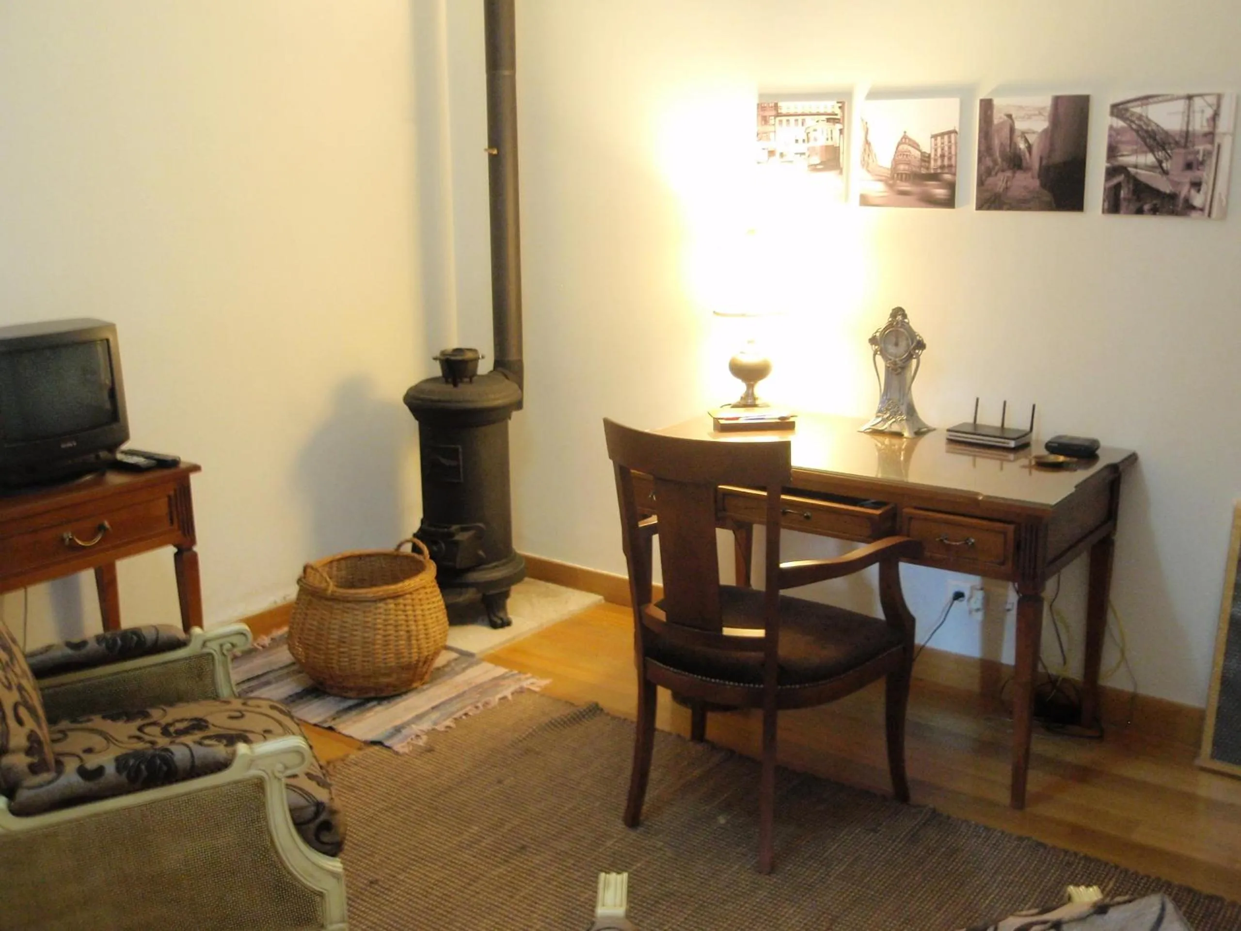 Library in Casa da Boa Fonte by Casa da Travessa