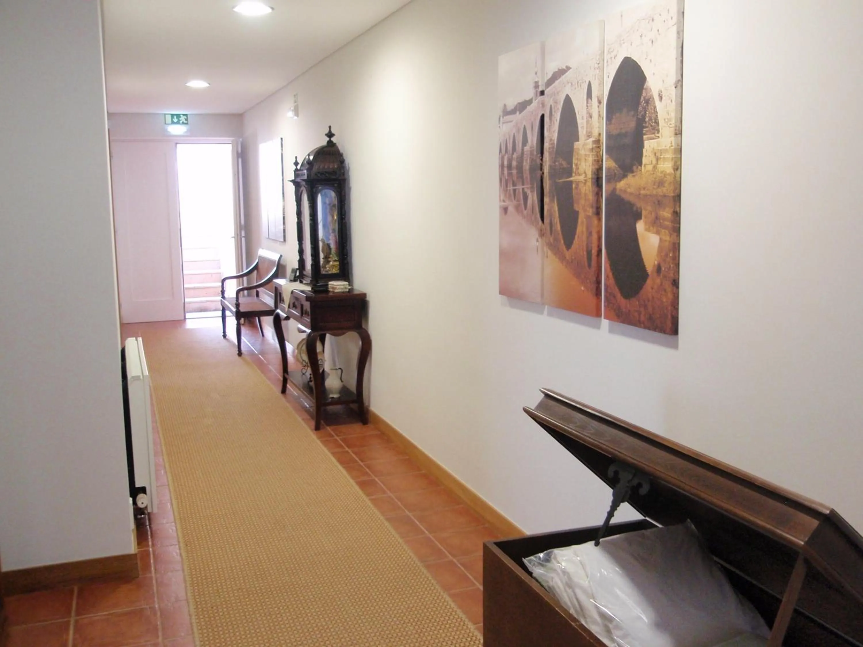 Area and facilities in Casa da Boa Fonte by Casa da Travessa