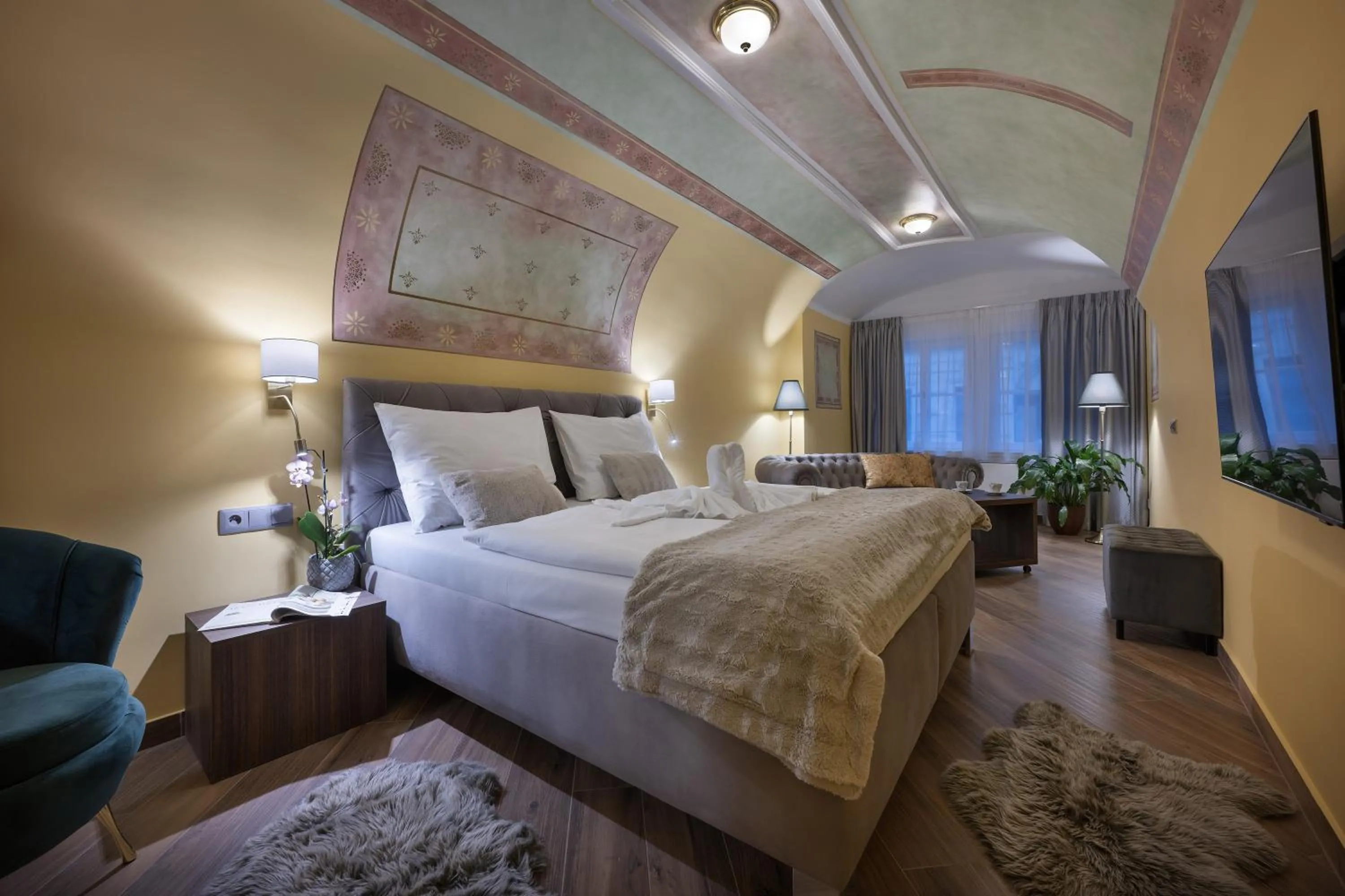 Luxury Triple Room in Kaiserstein Palace Apartments