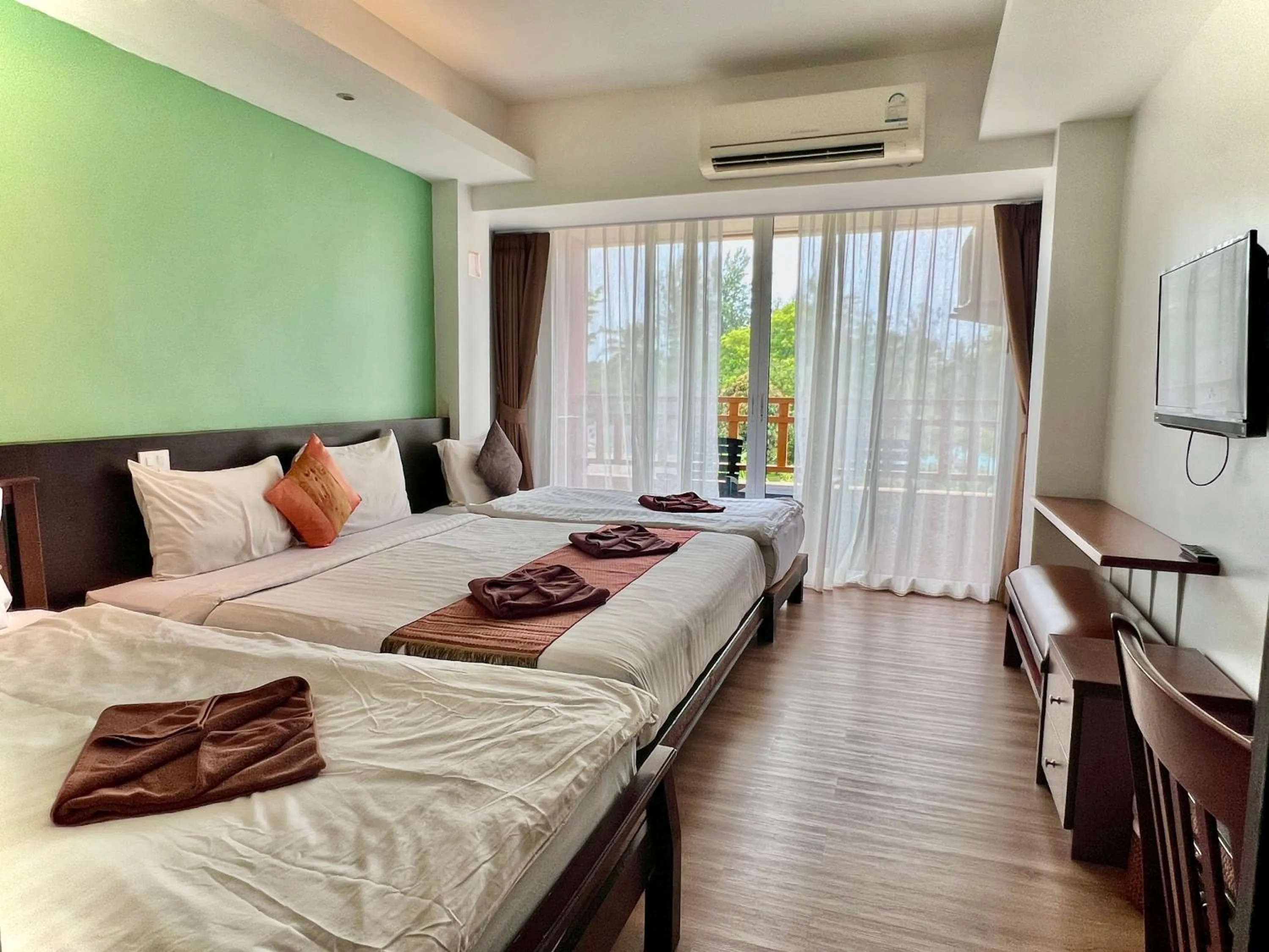 Bed in Lanta For Rest Boutique