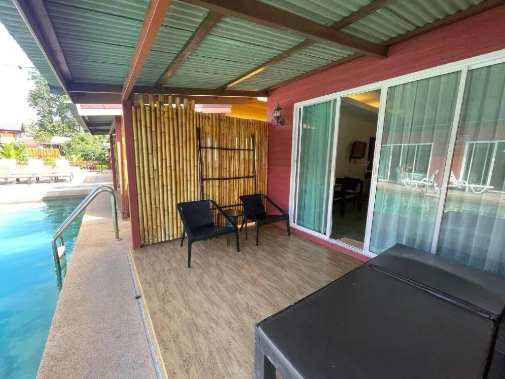 Patio in Lanta For Rest Boutique