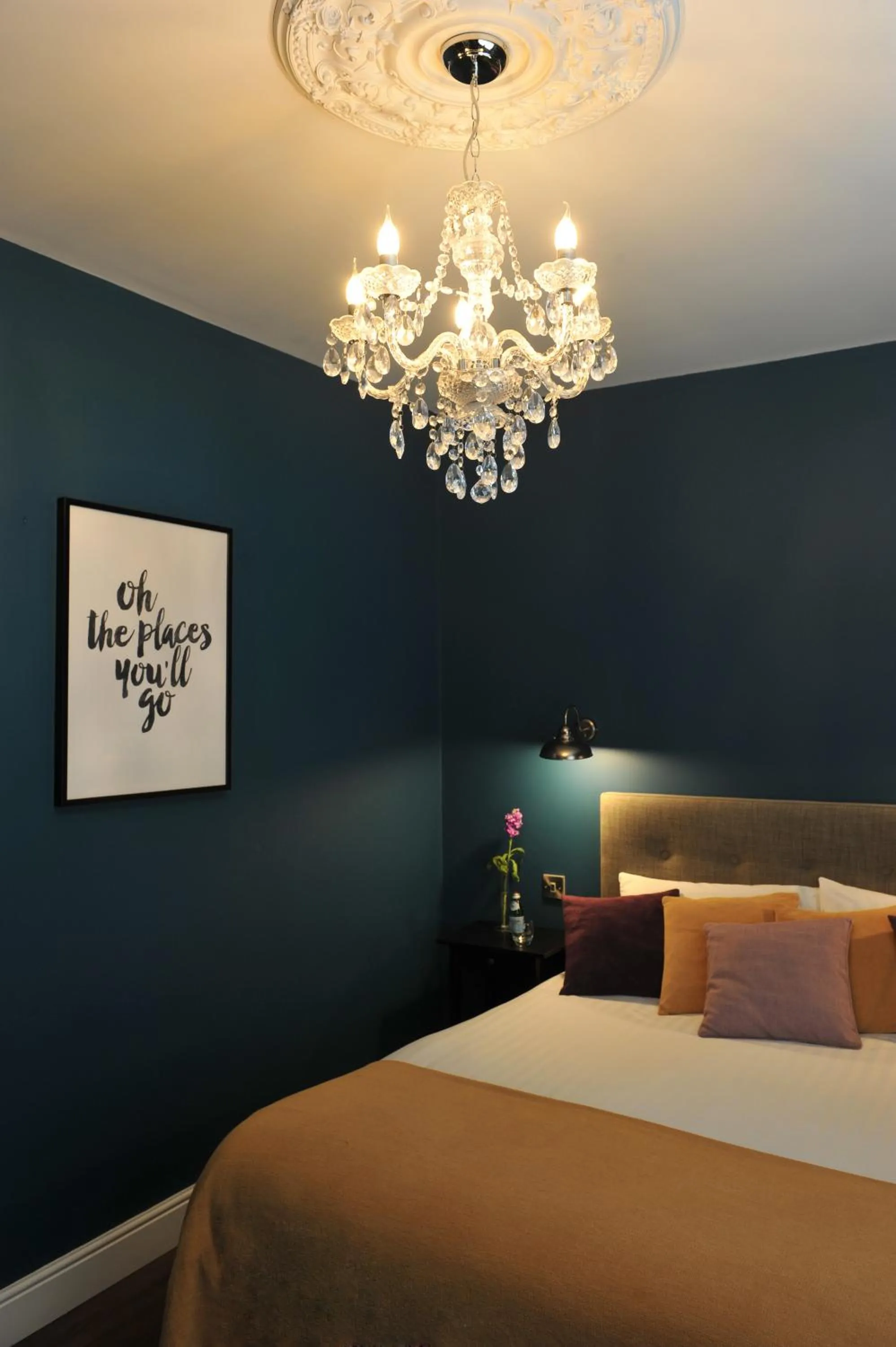 Bed in The Gateway Lodge