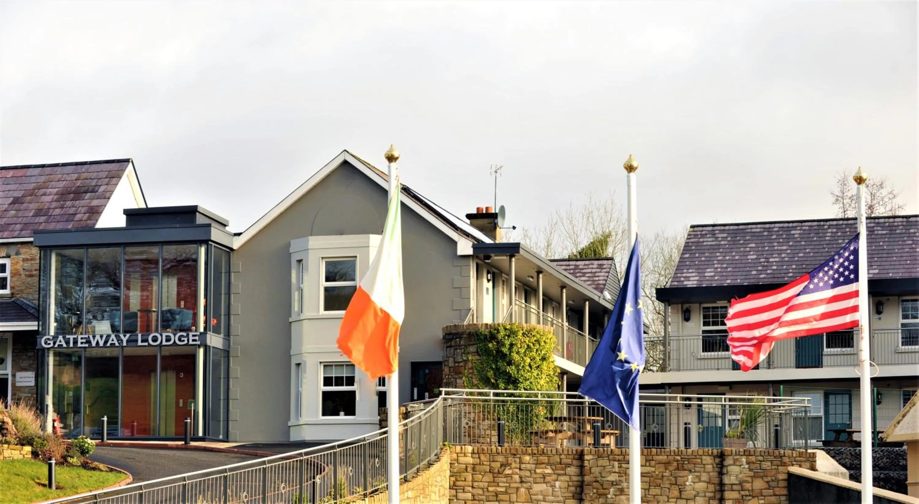 Facade/entrance in The Gateway Lodge