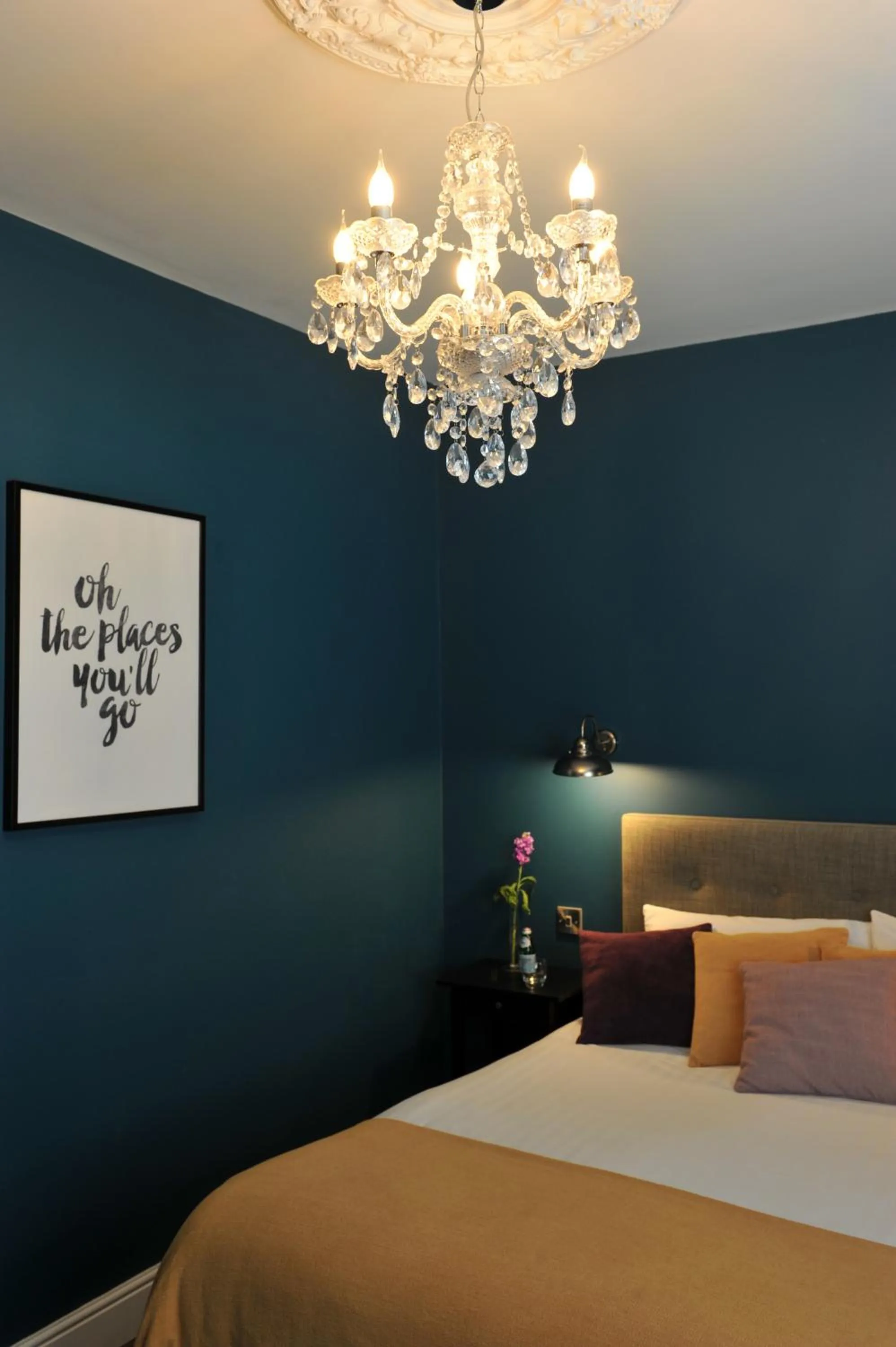 Bed in The Gateway Lodge