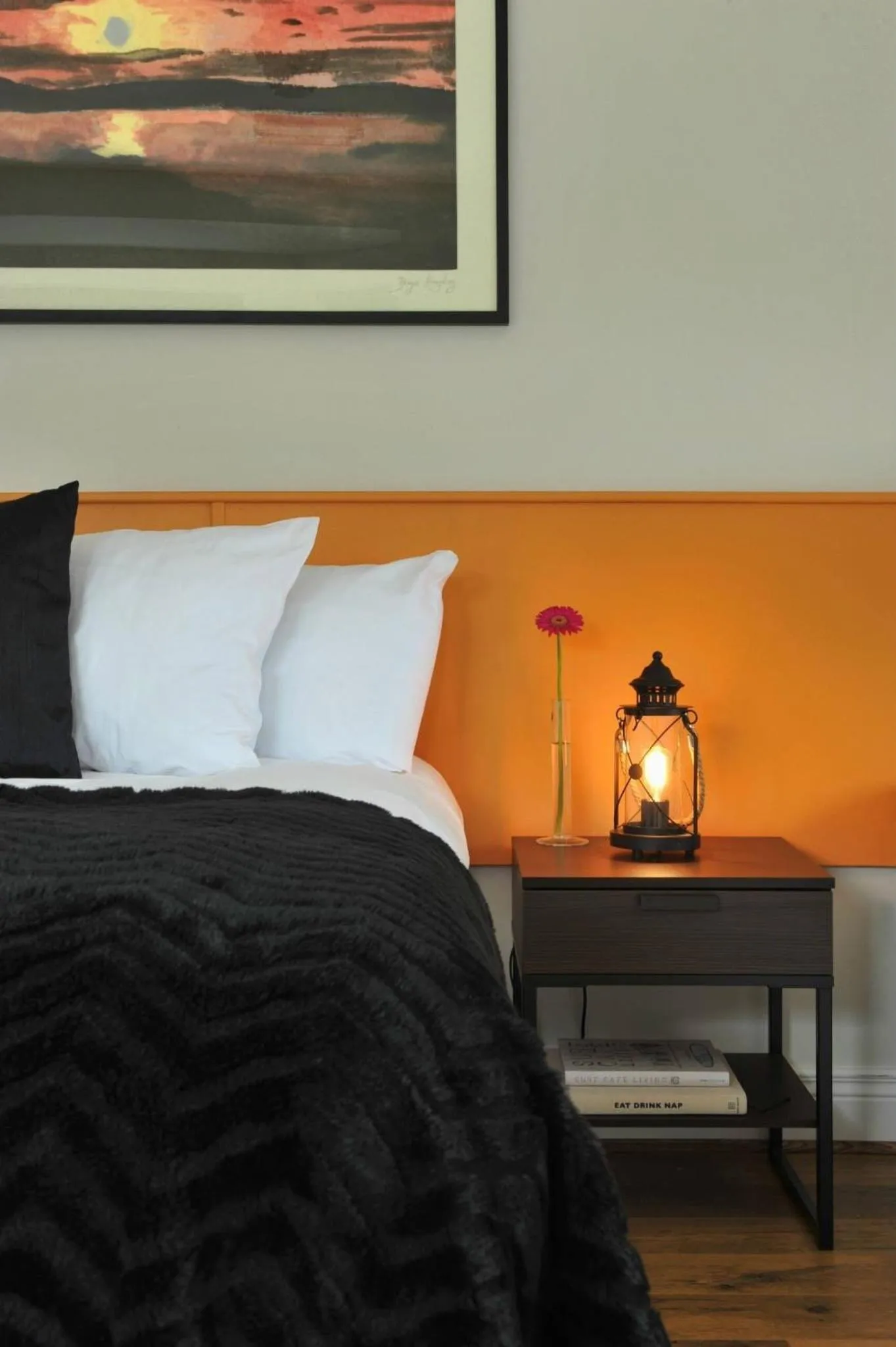 Bed in The Gateway Lodge