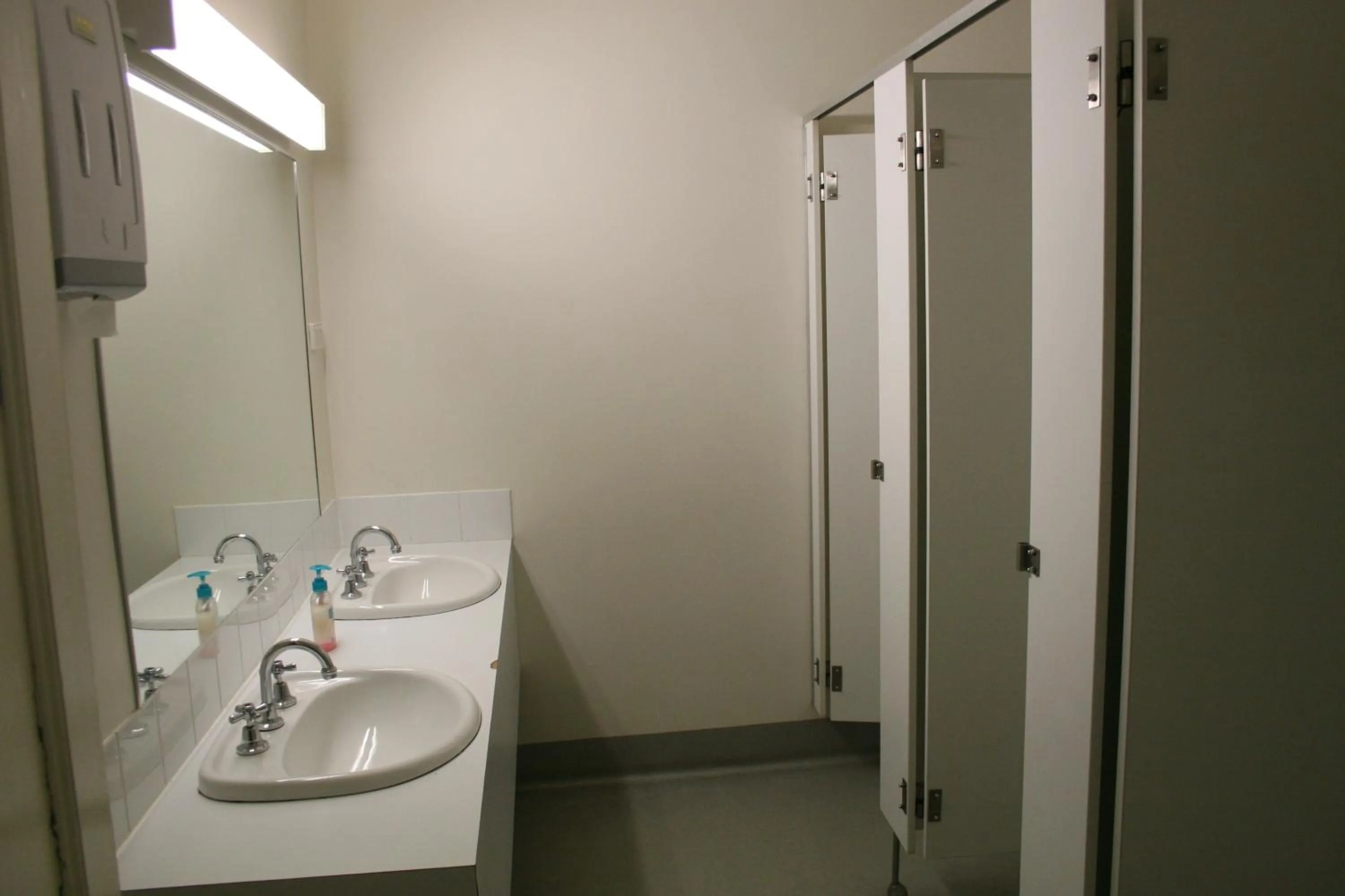 Toilet in Arthouse Hostel