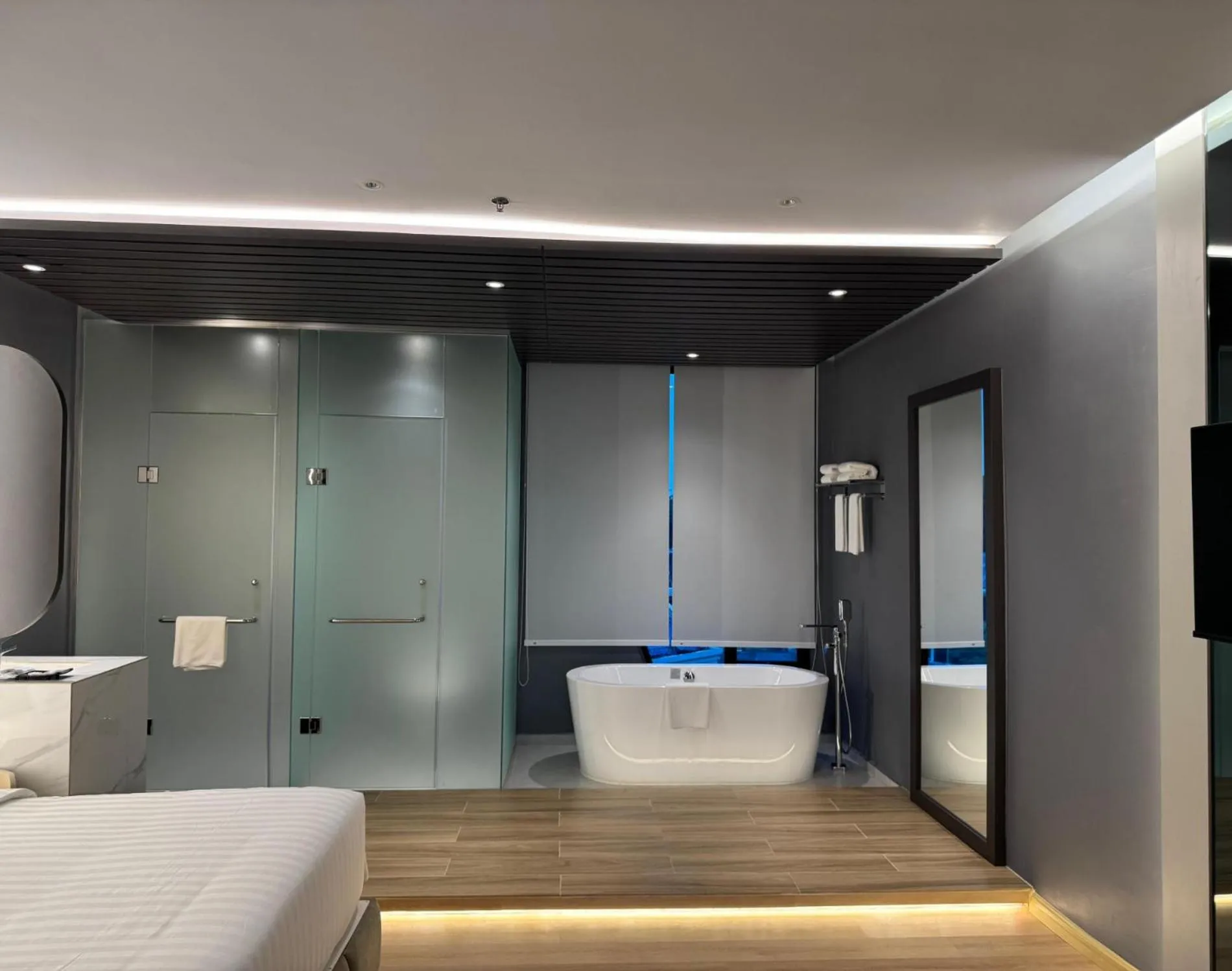 Bathroom, Bed in OS Style Hotel Batam Centre