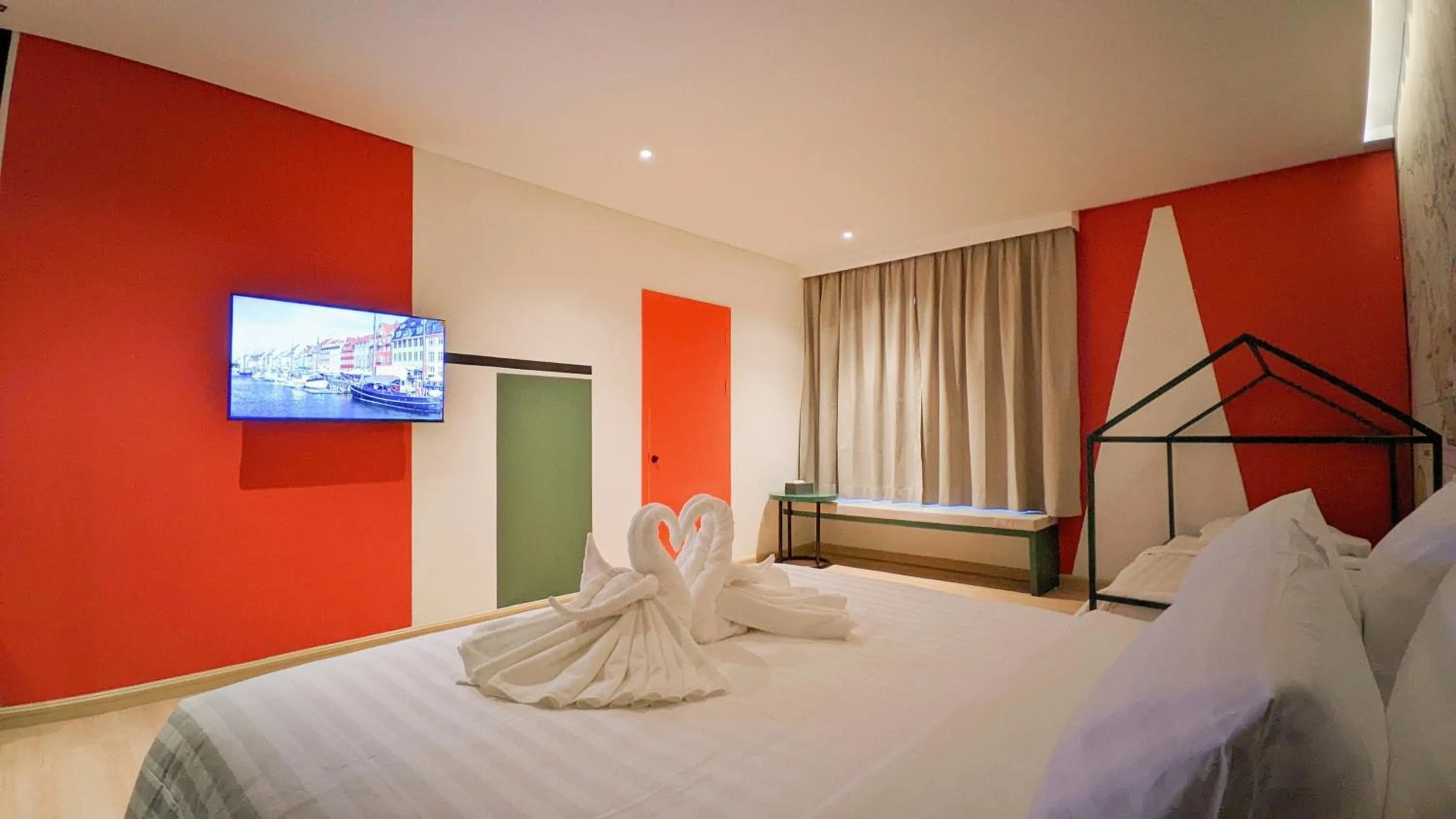 Bed in OS Style Hotel Batam Centre