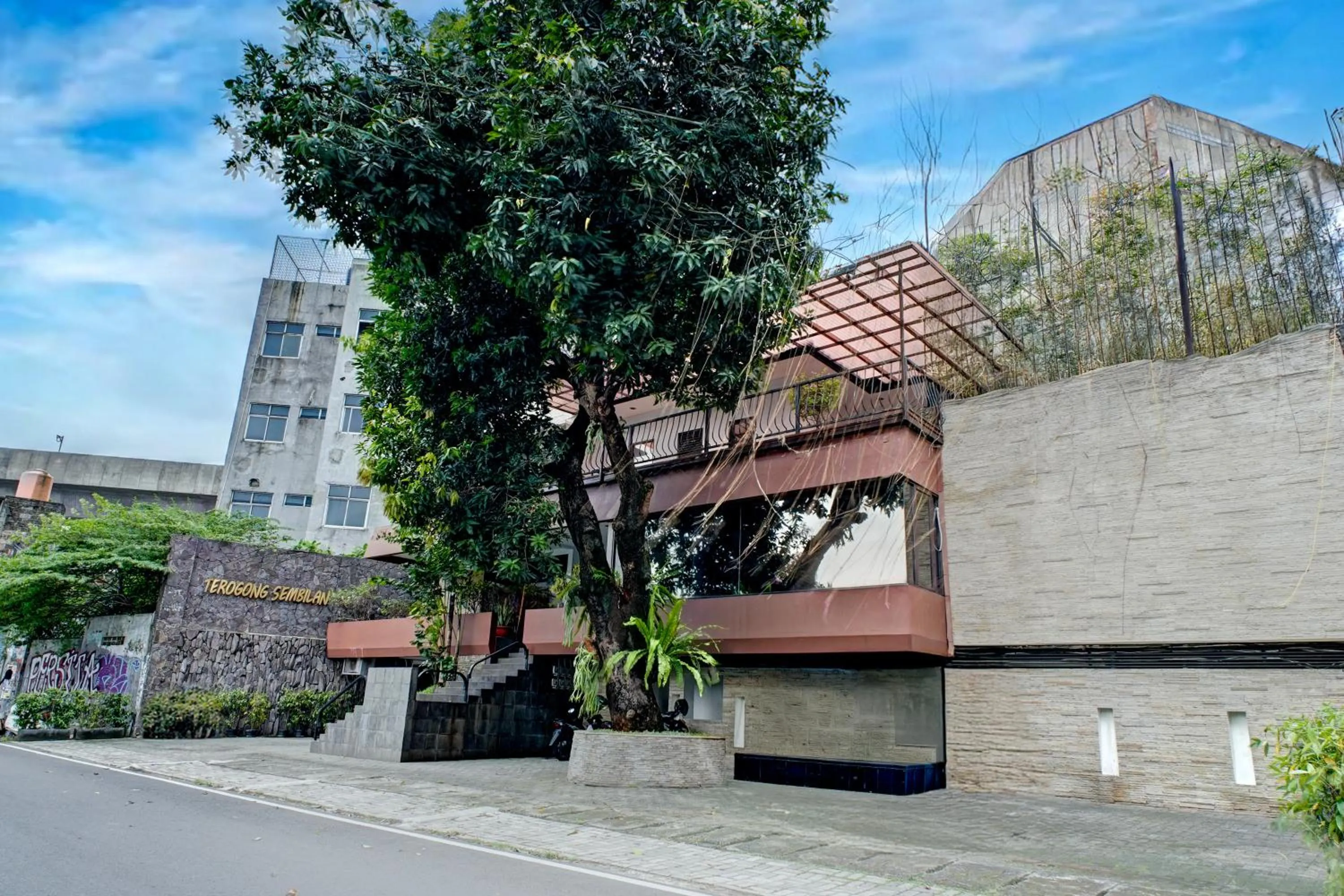 Property building in Collection O near MRT Cipete Raya formerly Terogong Sembilan