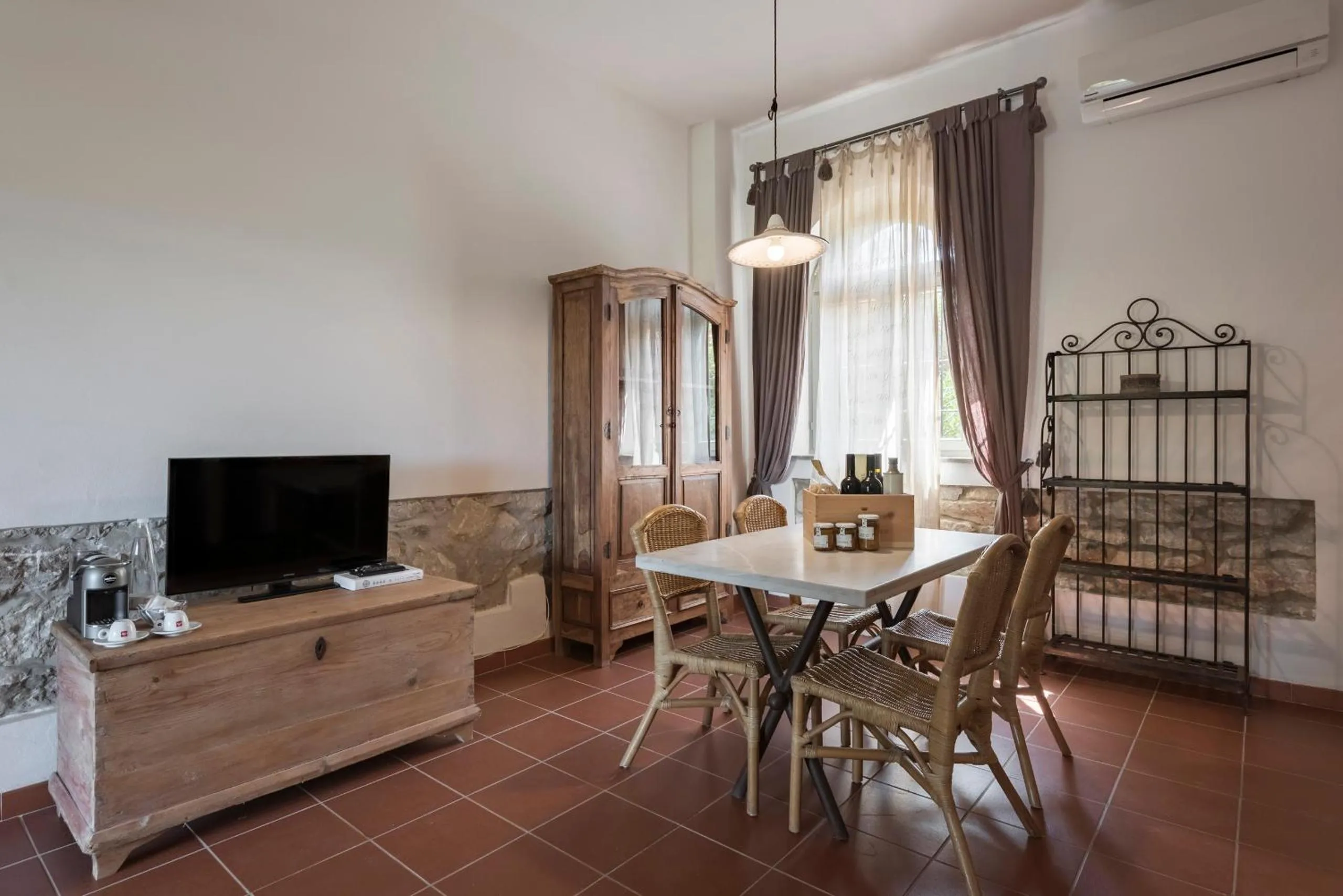 Communal lounge/ TV room in La Muccheria