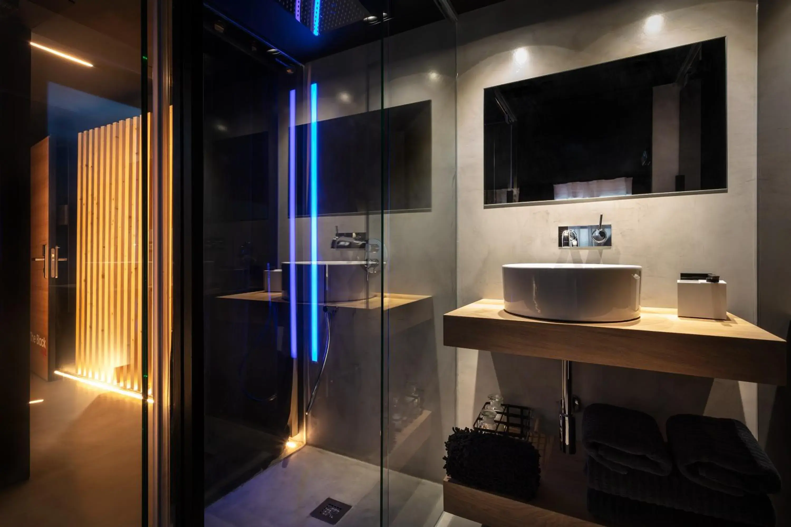 Superior Double Room in Zrooms&Suites Hostel Boutique Superior Double Room in Zrooms&Suites Hostel Boutique