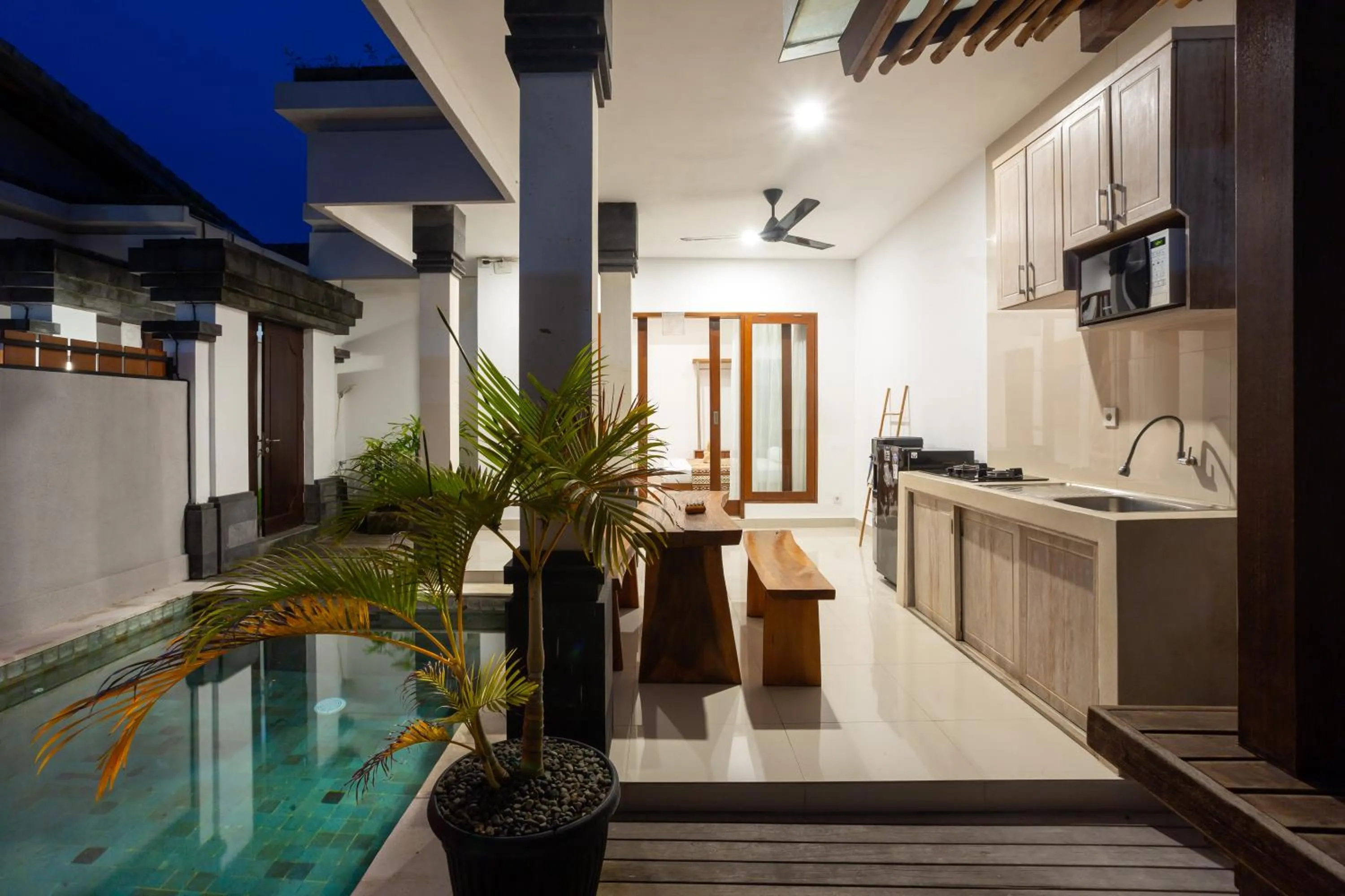 Kitchen or kitchenette in Om Villas Kedungu