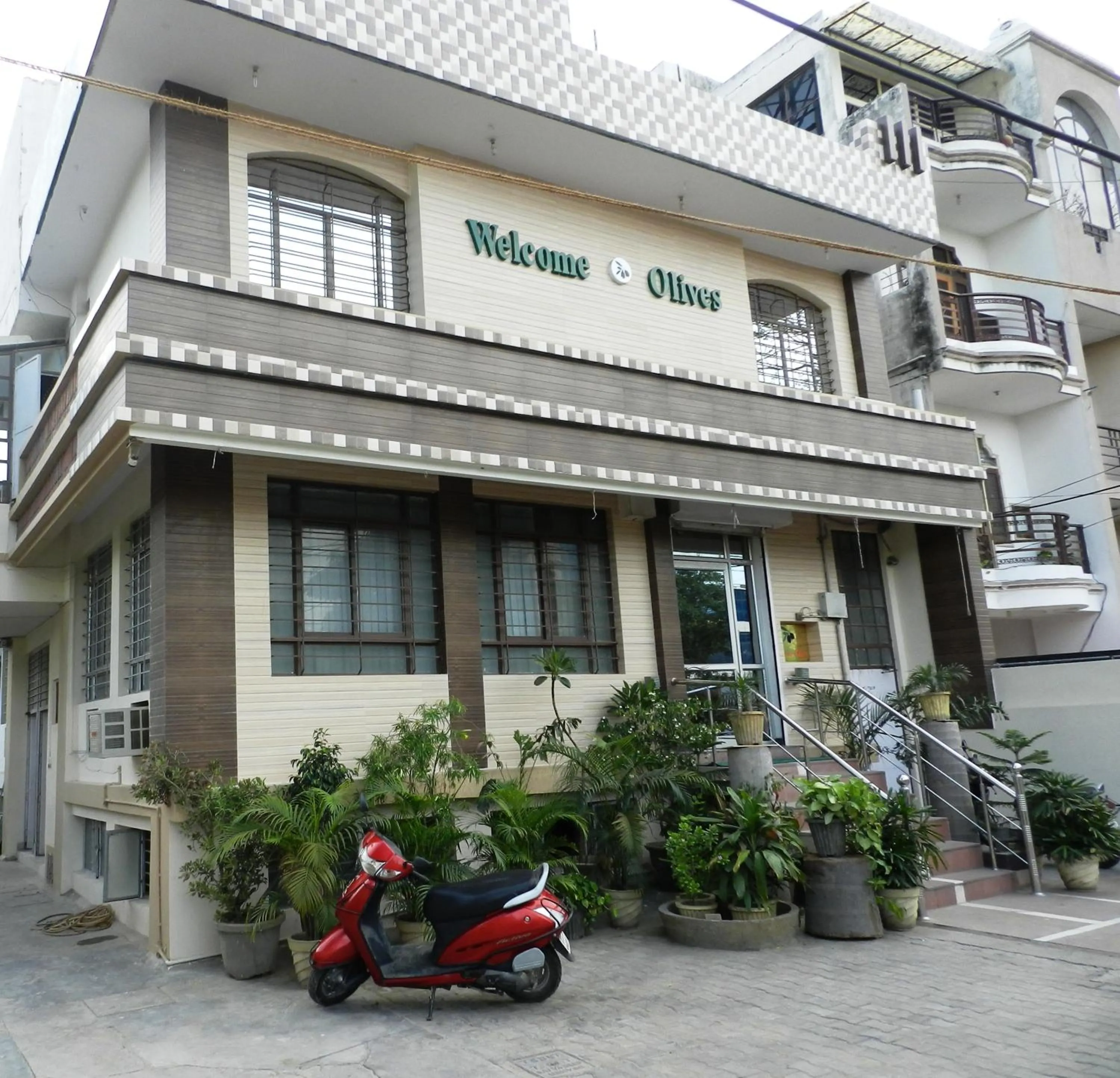 Facade/entrance in Welcome Olives
