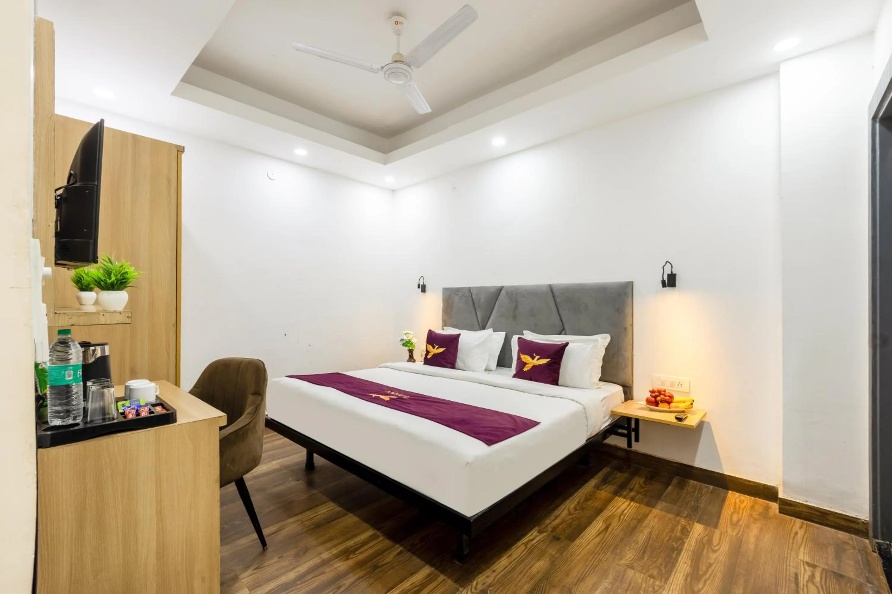 Bed in Hotel Admire Inn Sec - 104 By ASPL
