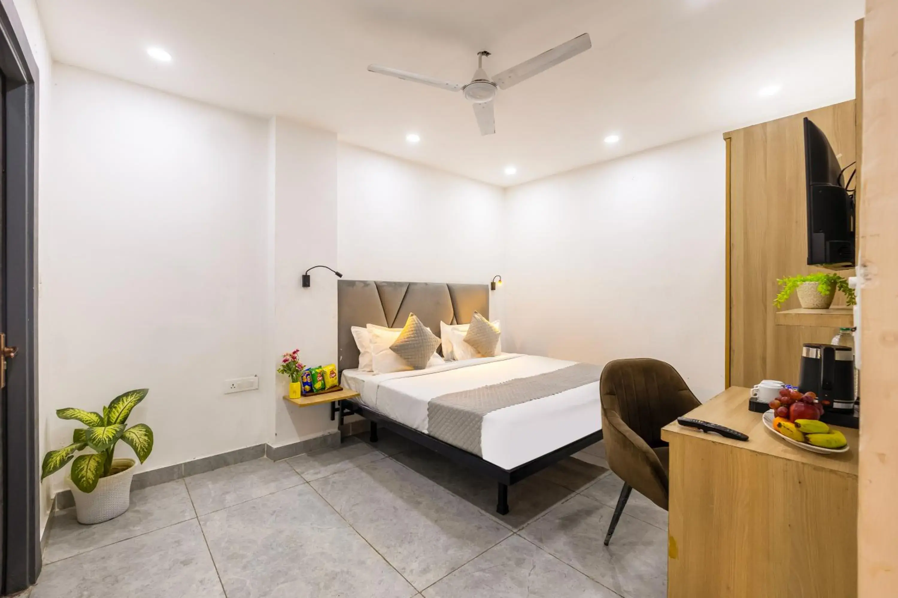 Deluxe Double Room with Balcony in Hotel Admire Inn Sec - 104 By ASPL Deluxe Double Room with Balcony in Hotel Admire Inn Sec - 104 By ASPL