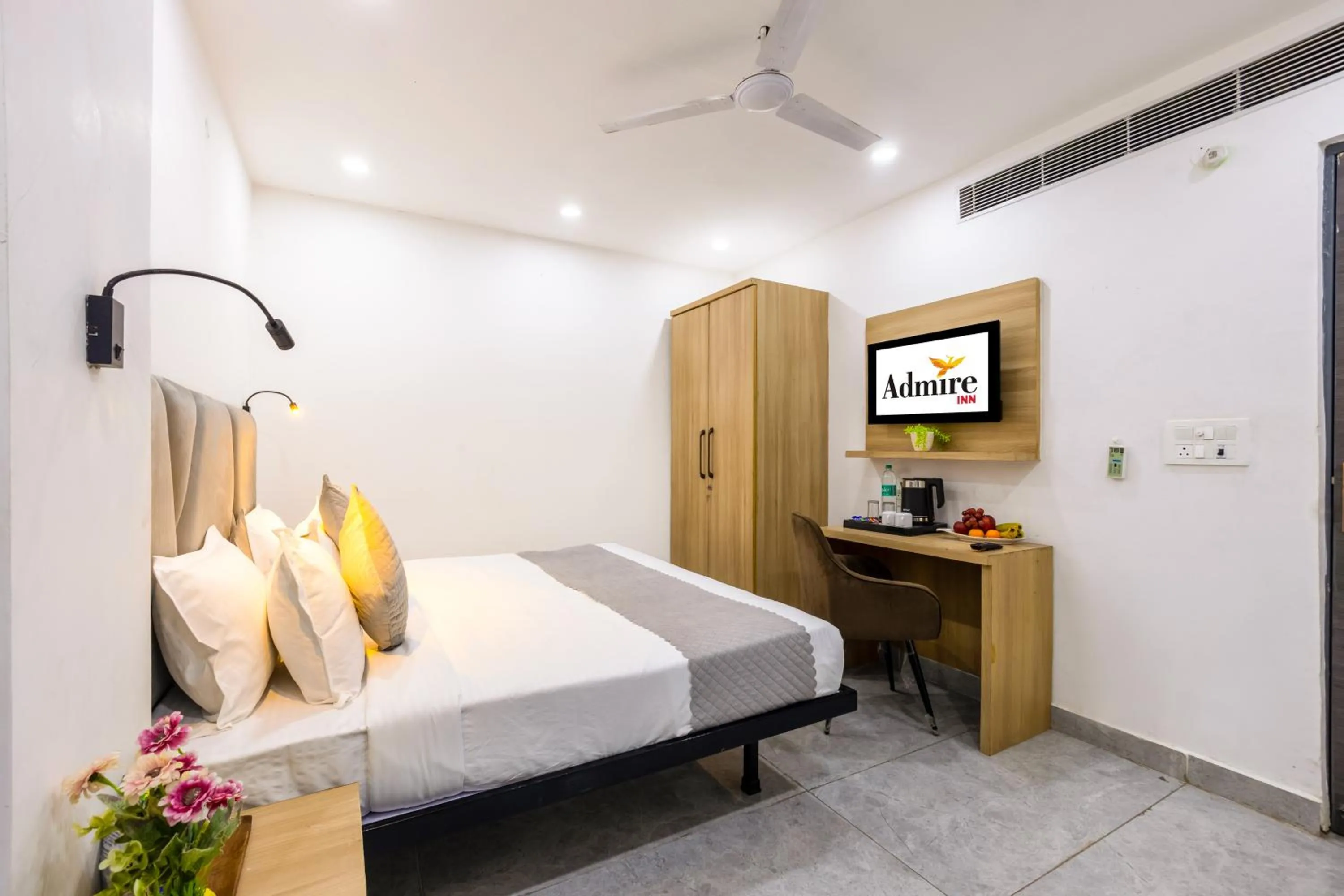 Bed in Hotel Admire Inn Sec - 104 By ASPL