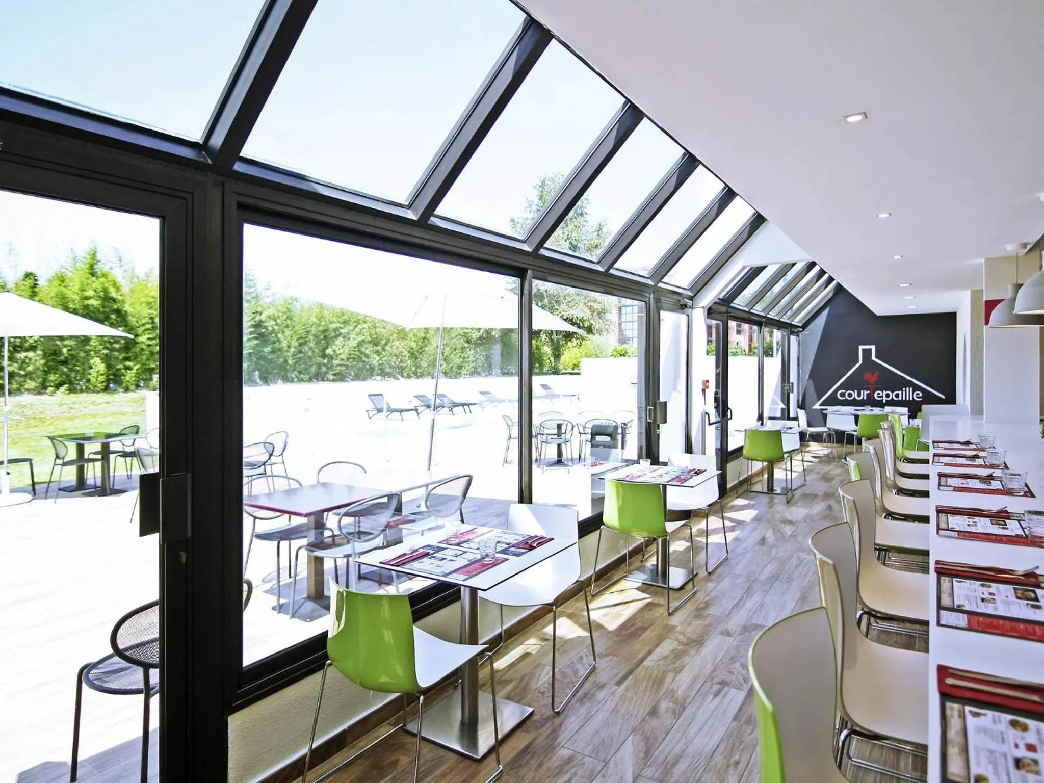 Restaurant/places to eat in Ibis Styles Toulouse Labège