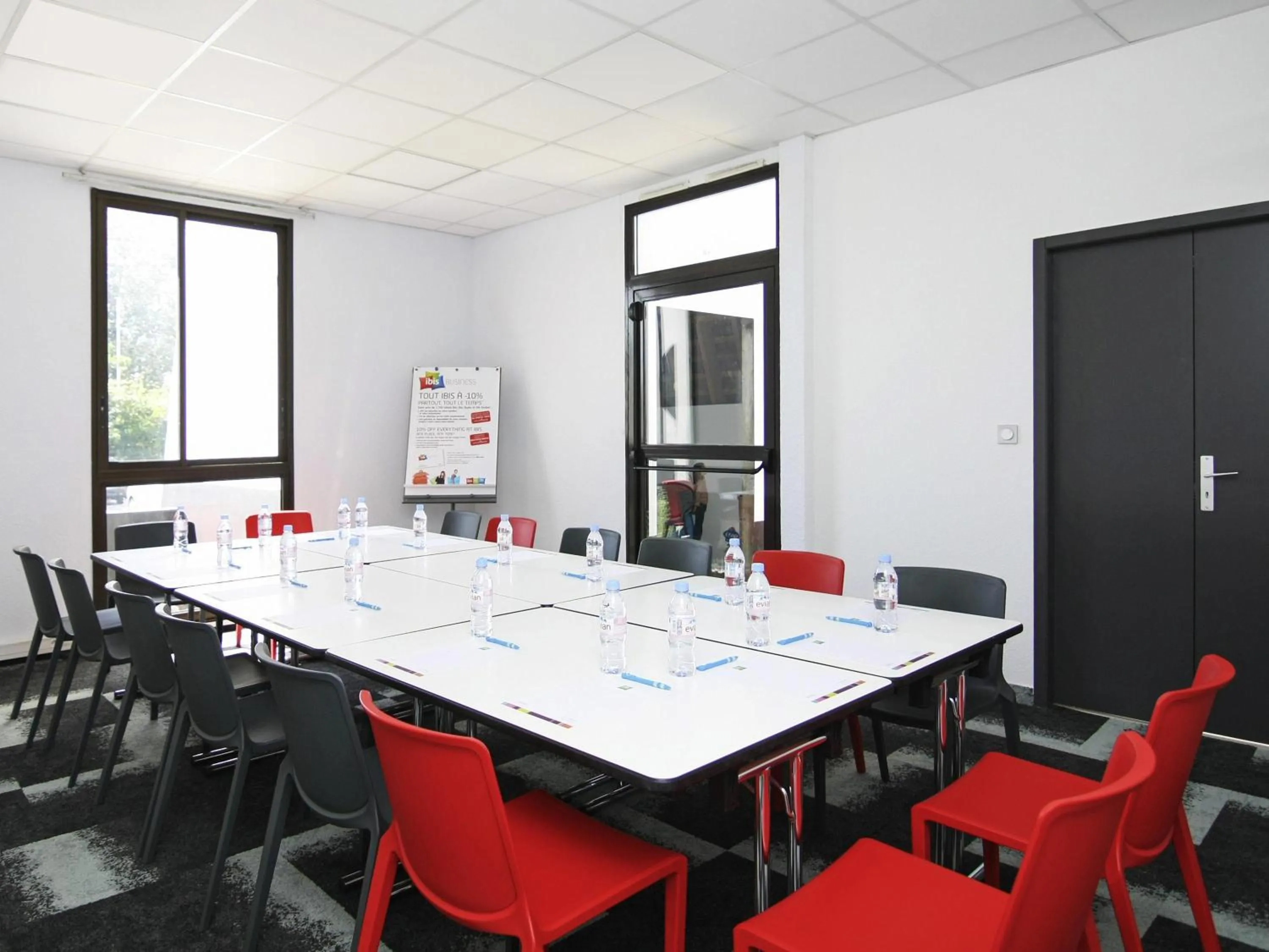 Meeting/conference room in Ibis Styles Toulouse Labège