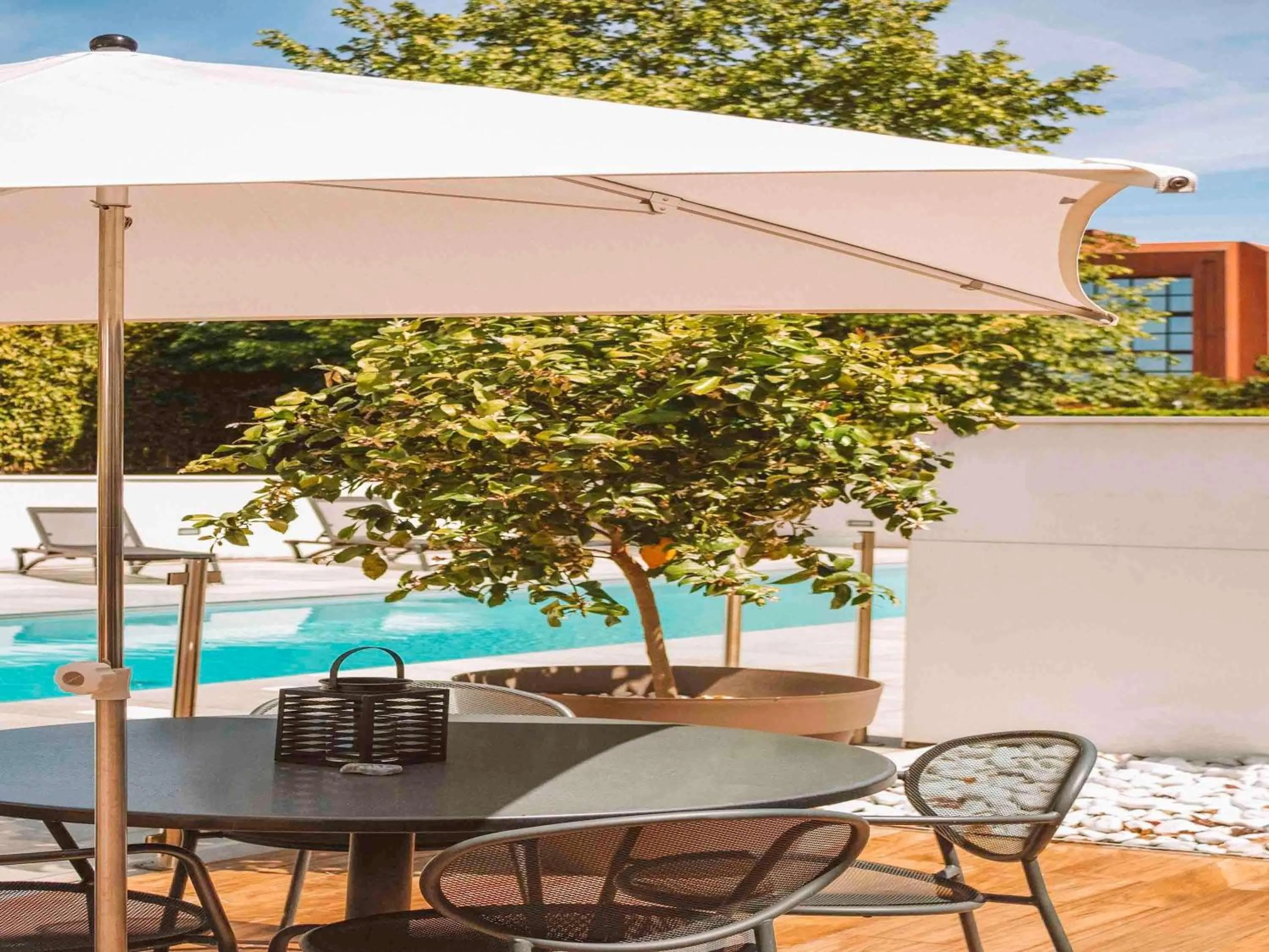 Pool view in Ibis Styles Toulouse Labège