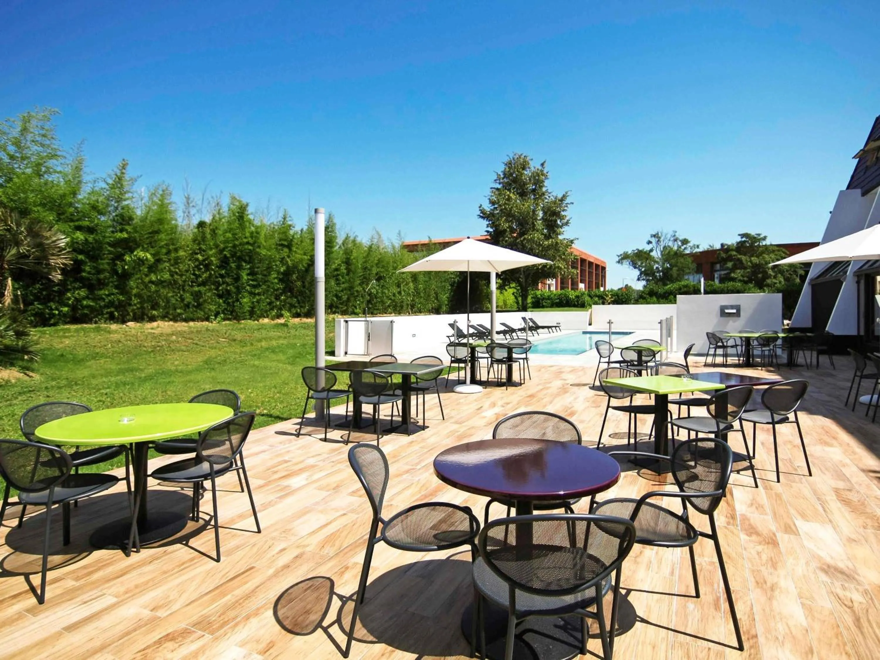 Pool view in Ibis Styles Toulouse Labège