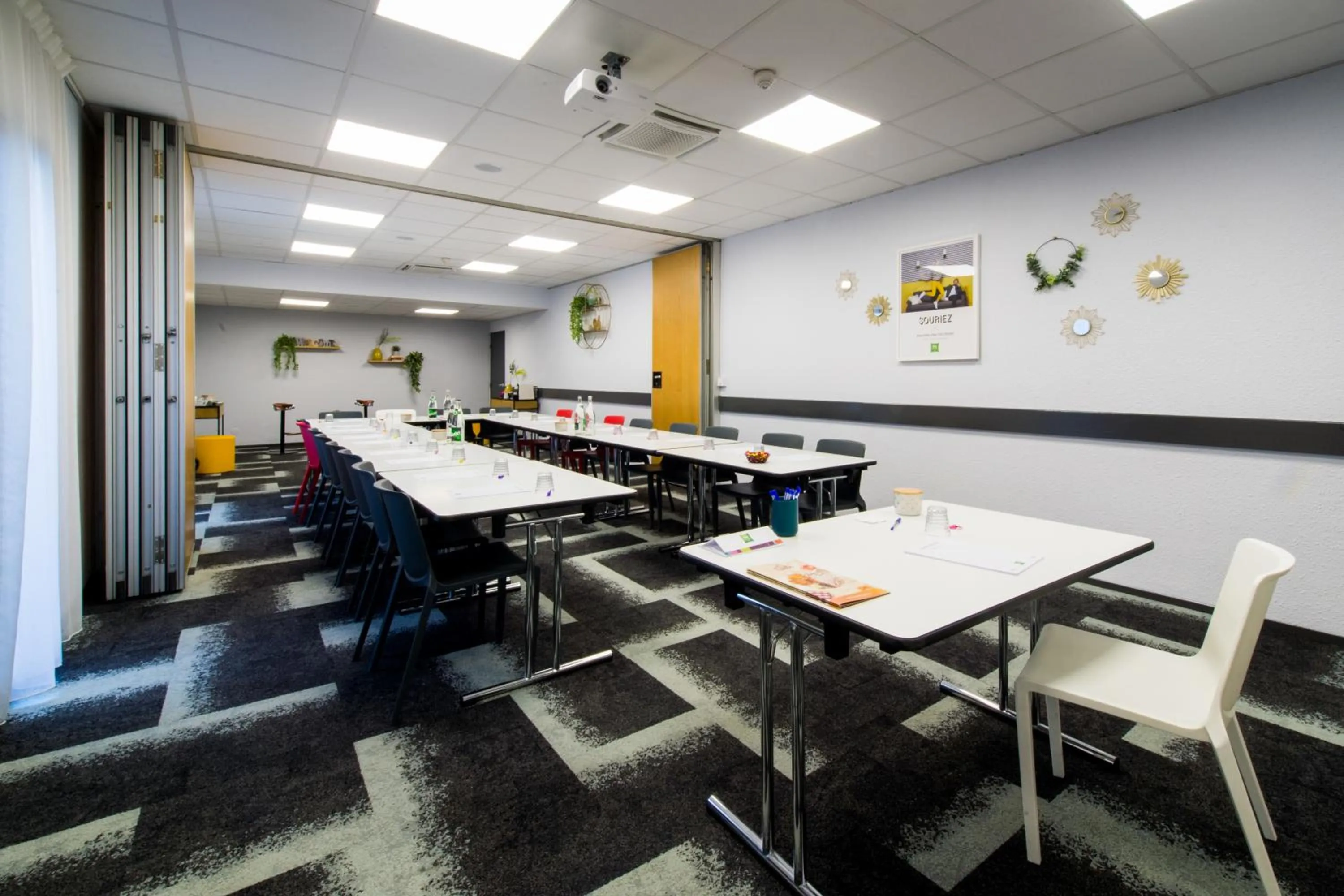 Business facilities in Ibis Styles Toulouse Labège