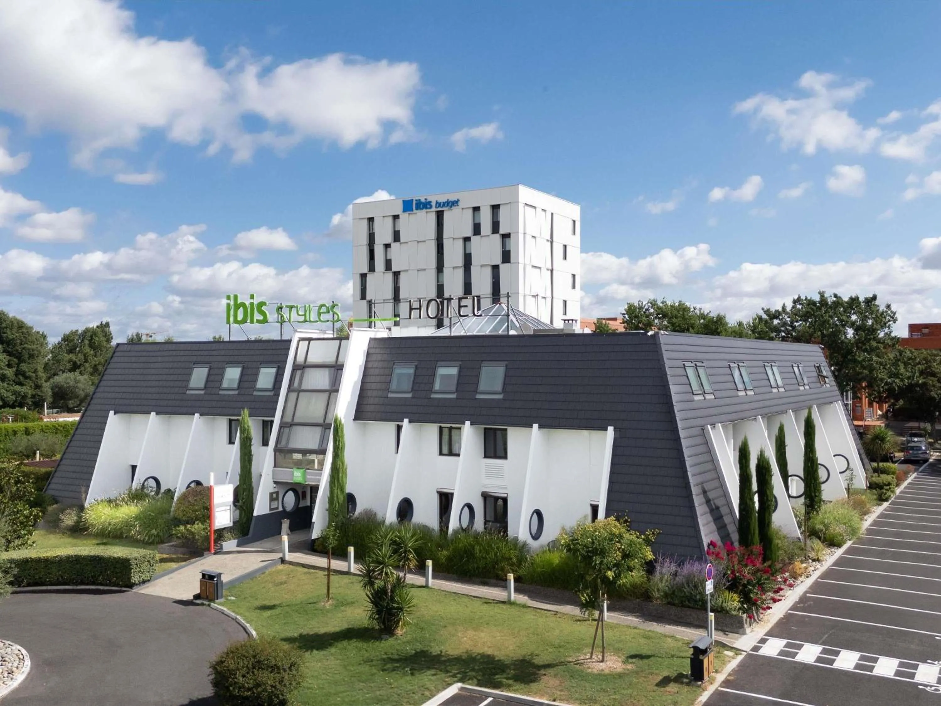 Property building in Ibis Styles Toulouse Labège