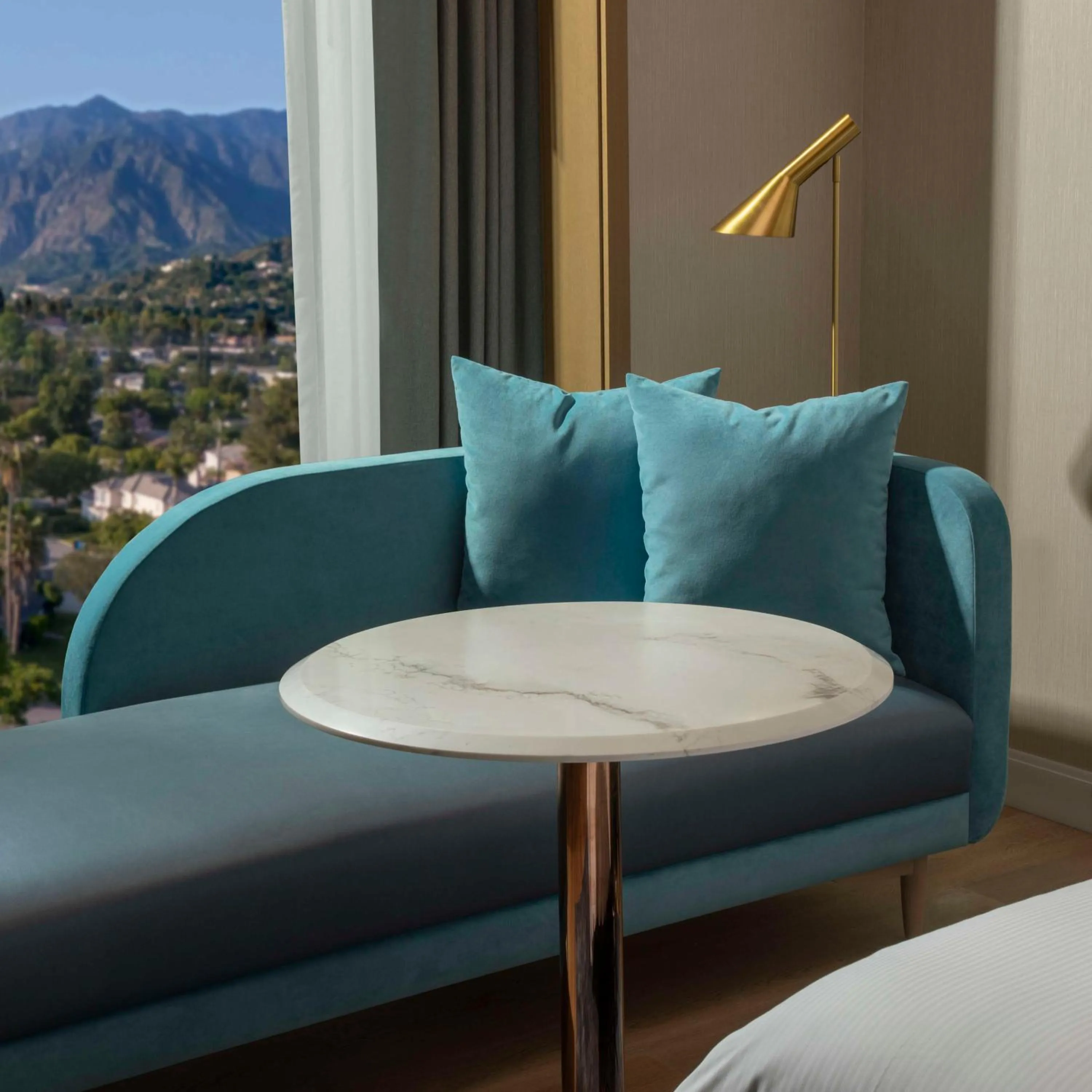 Living room in Hilton Arcadia Los Angeles